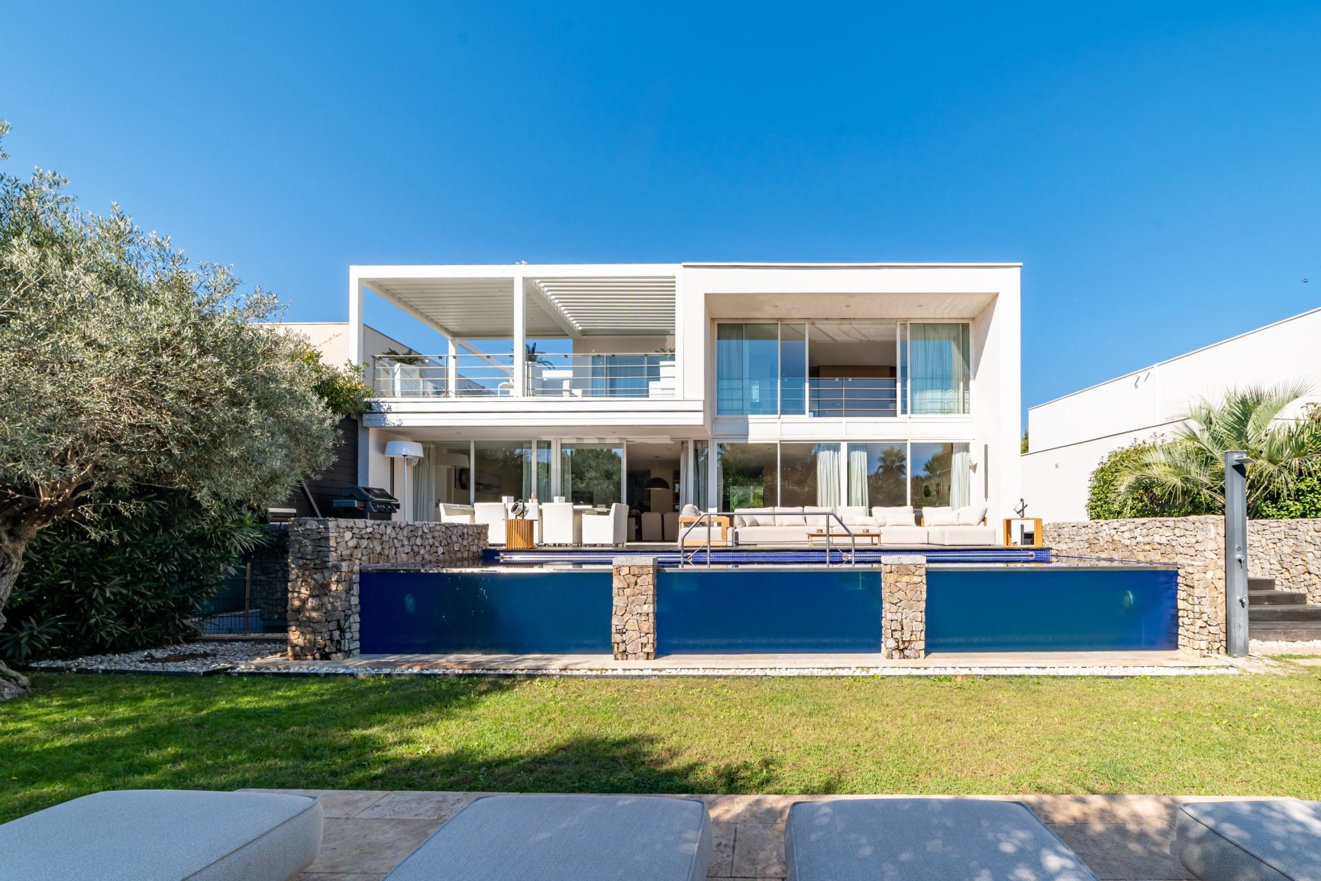 luxury house 7 Rooms for sale on SETE (34200)