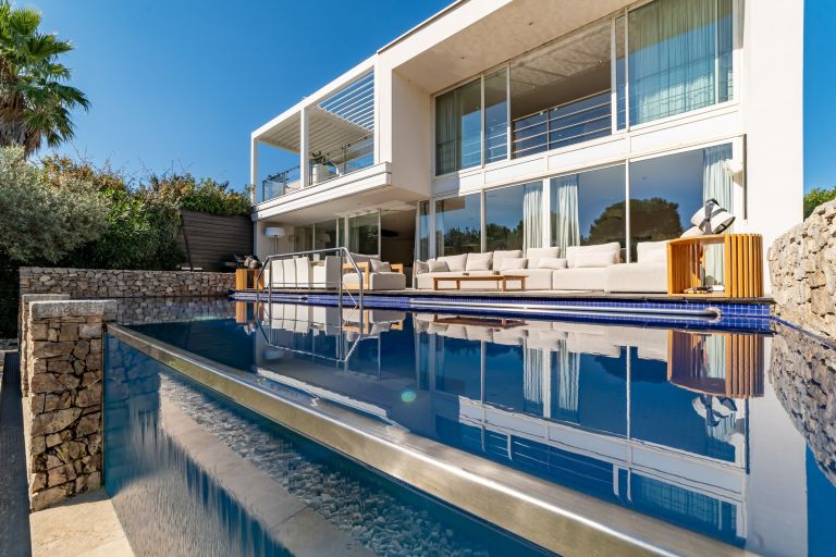 luxury house 7 Rooms for sale on SETE (34200)