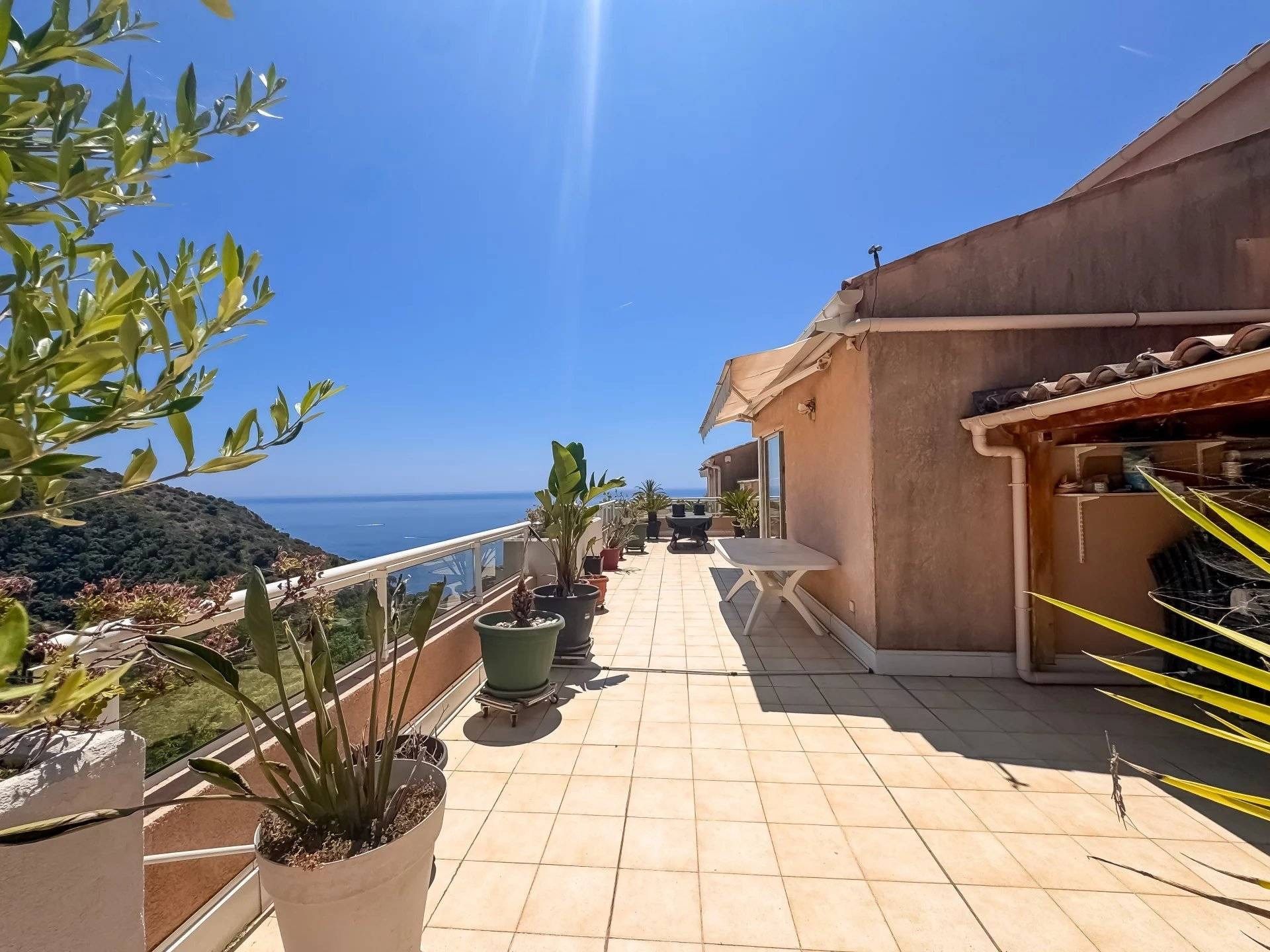 duplex de luxe 4 Pièces en vente sur EZE (06360)