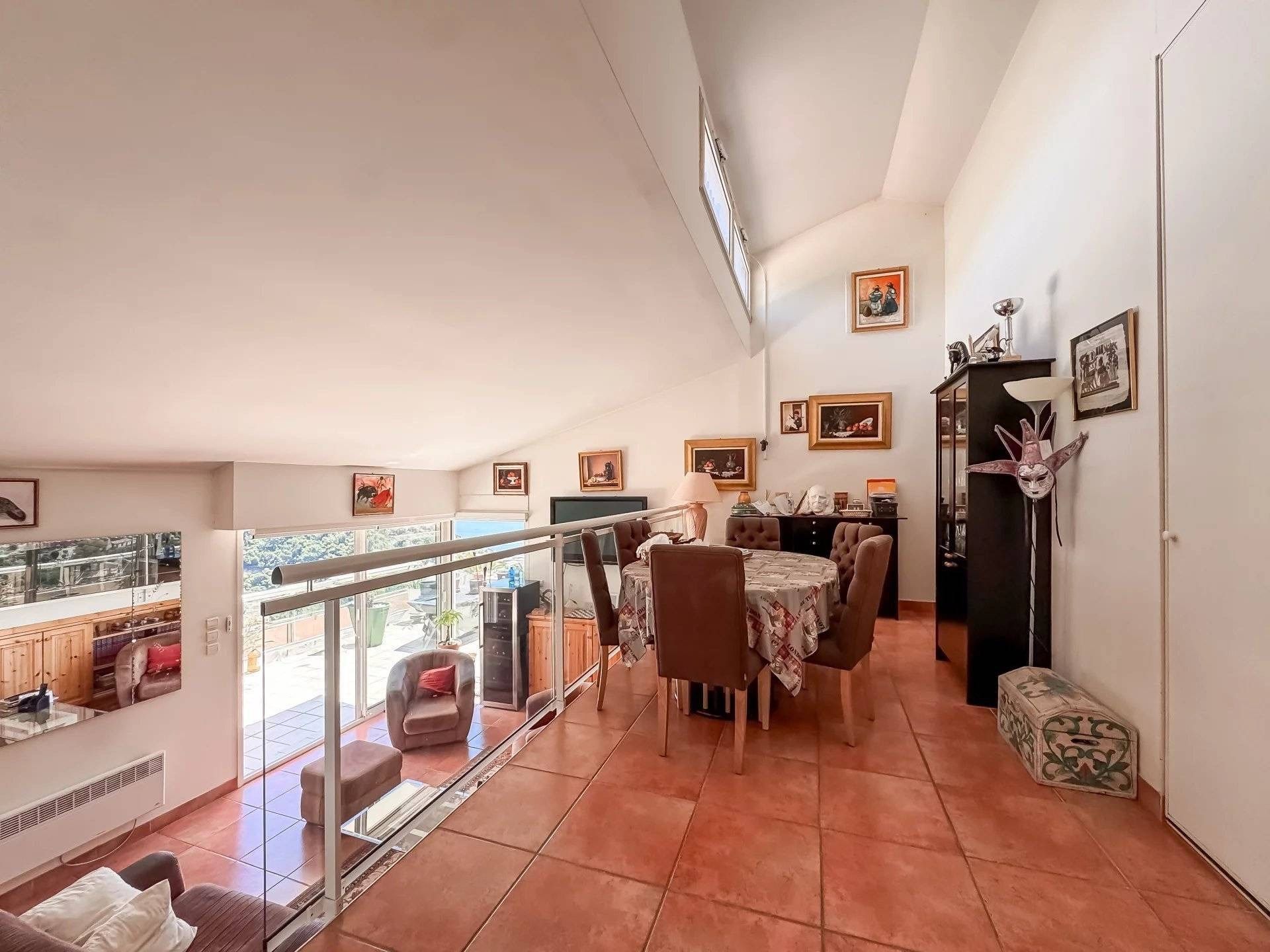 duplex de luxe 4 Pièces en vente sur EZE (06360)
