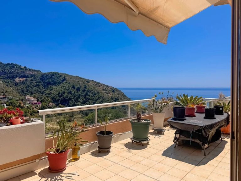 duplex de luxe 4 Pièces en vente sur EZE (06360)