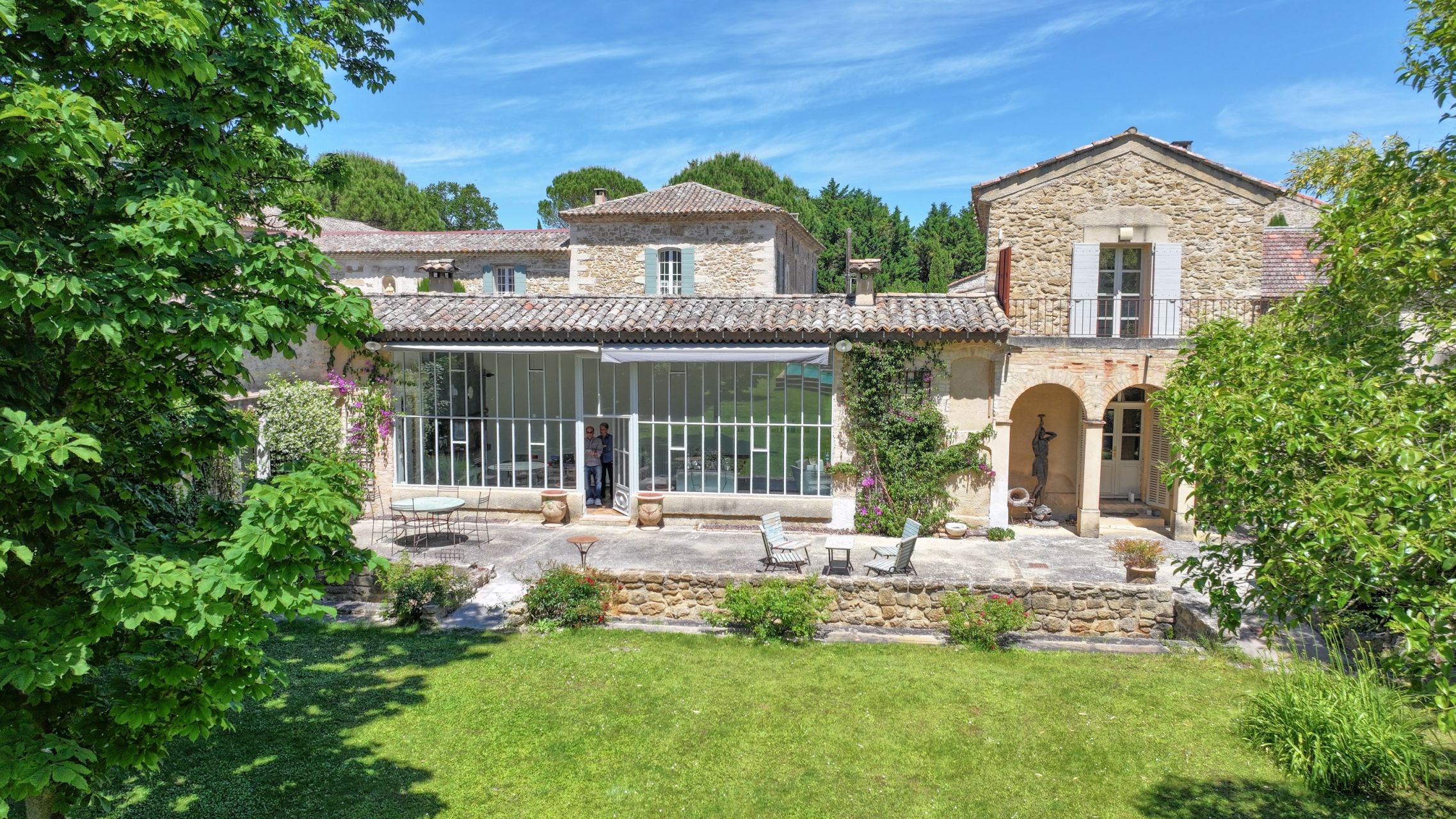 luxury house 12 Rooms for sale on ALTHEN DES PALUDS (84210)