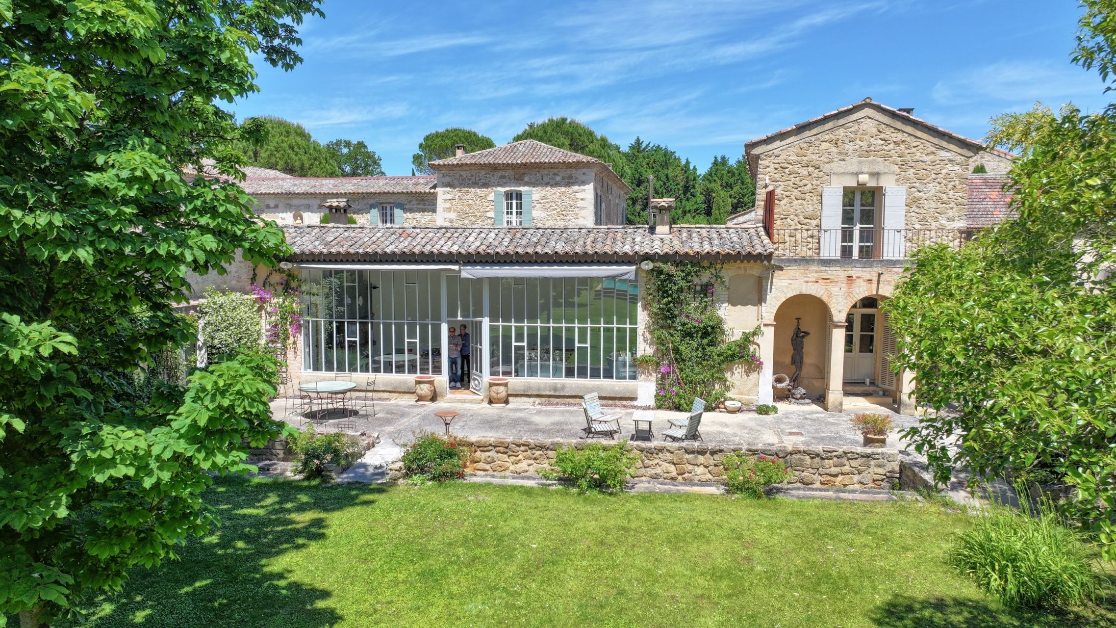 luxury house 12 Rooms for sale on ALTHEN DES PALUDS (84210)