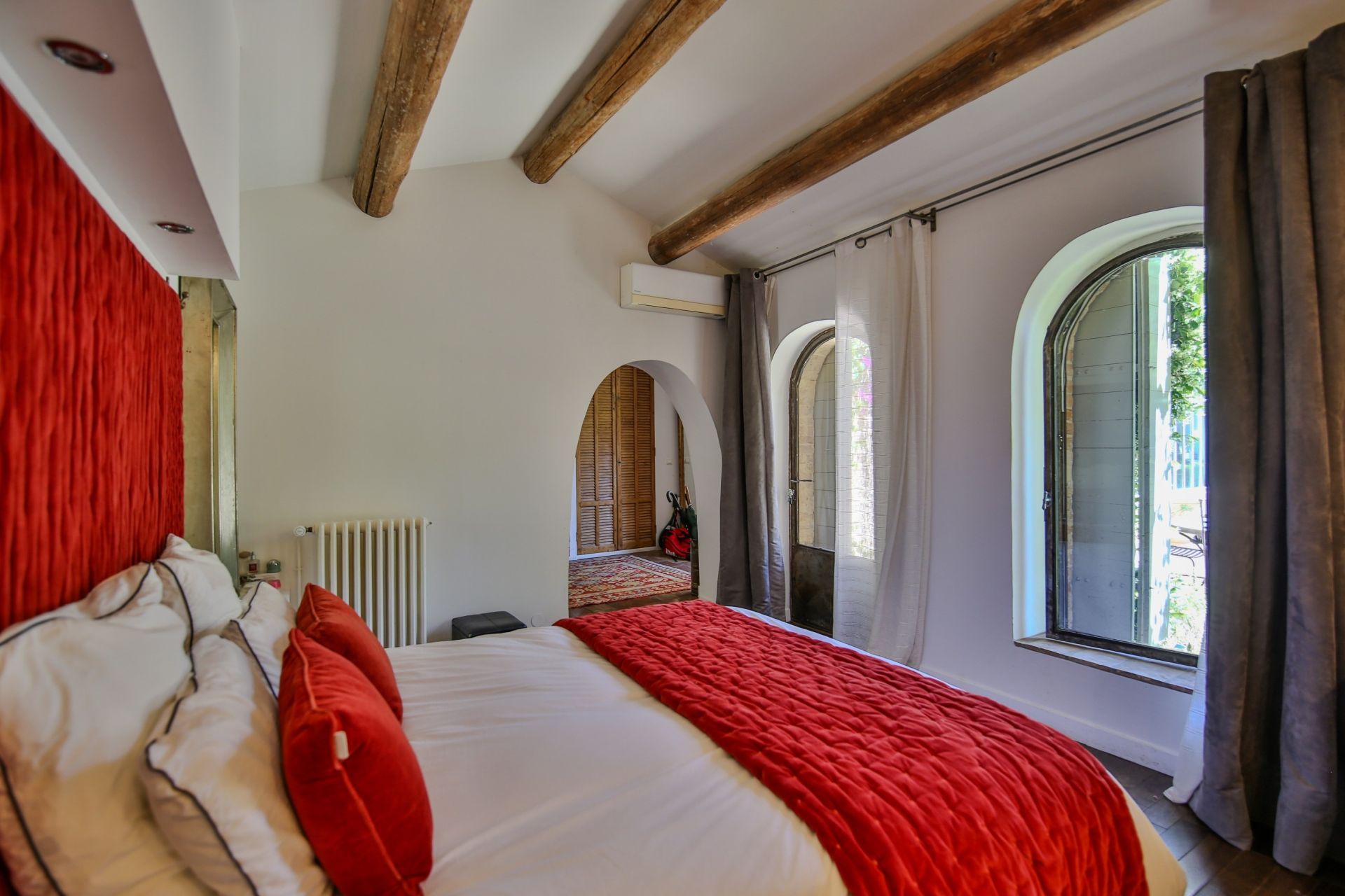 luxury house 12 Rooms for sale on ALTHEN DES PALUDS (84210)