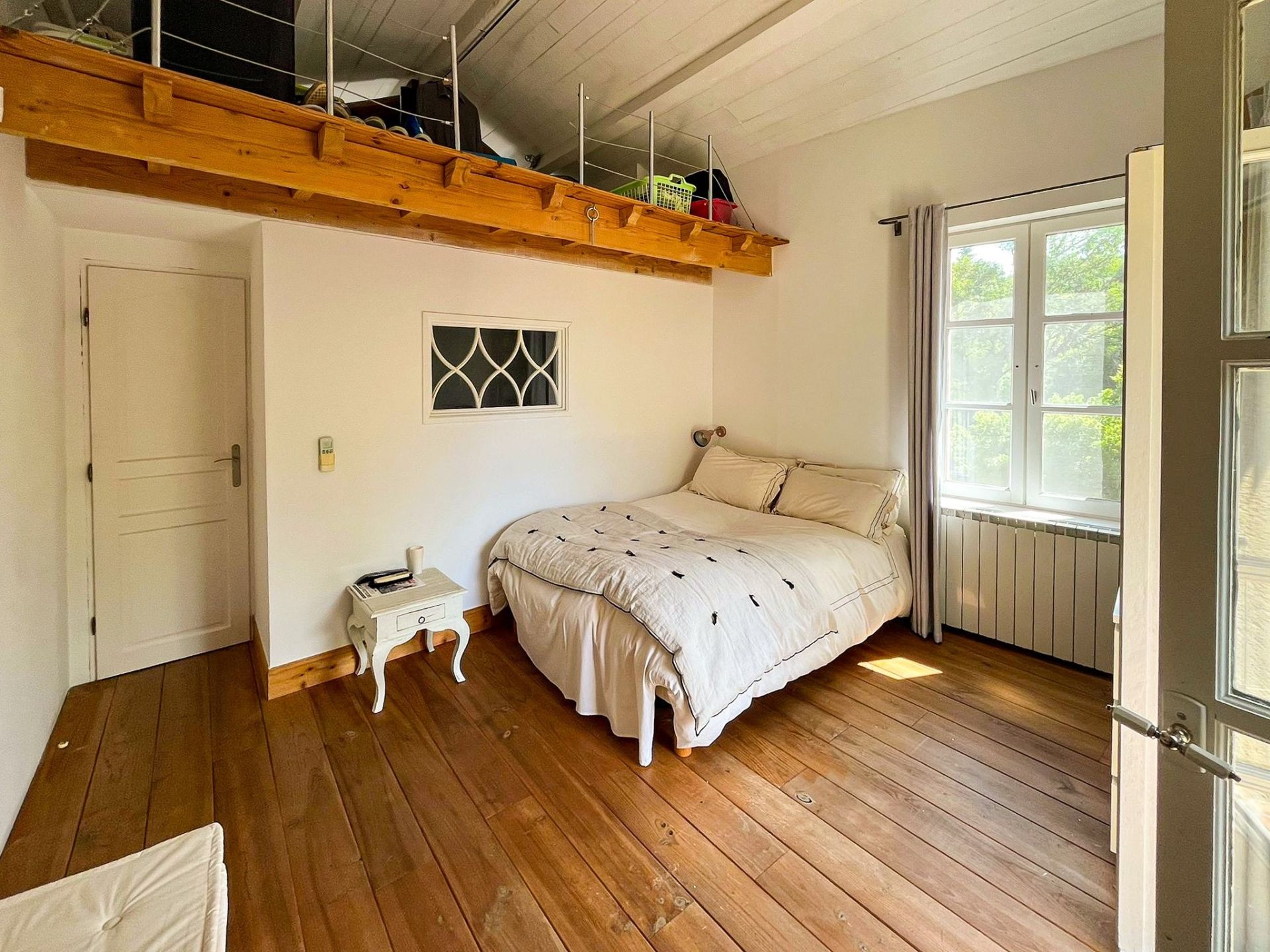 luxury house 12 Rooms for sale on ALTHEN DES PALUDS (84210)