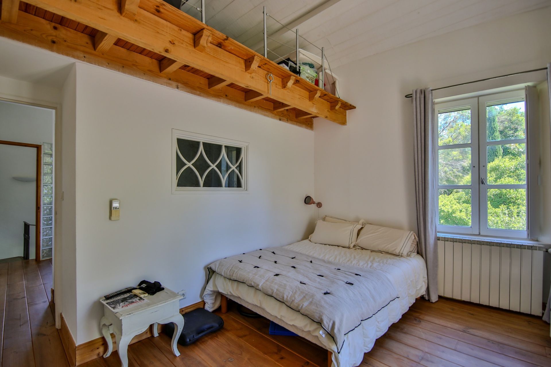 luxury house 12 Rooms for sale on ALTHEN DES PALUDS (84210)