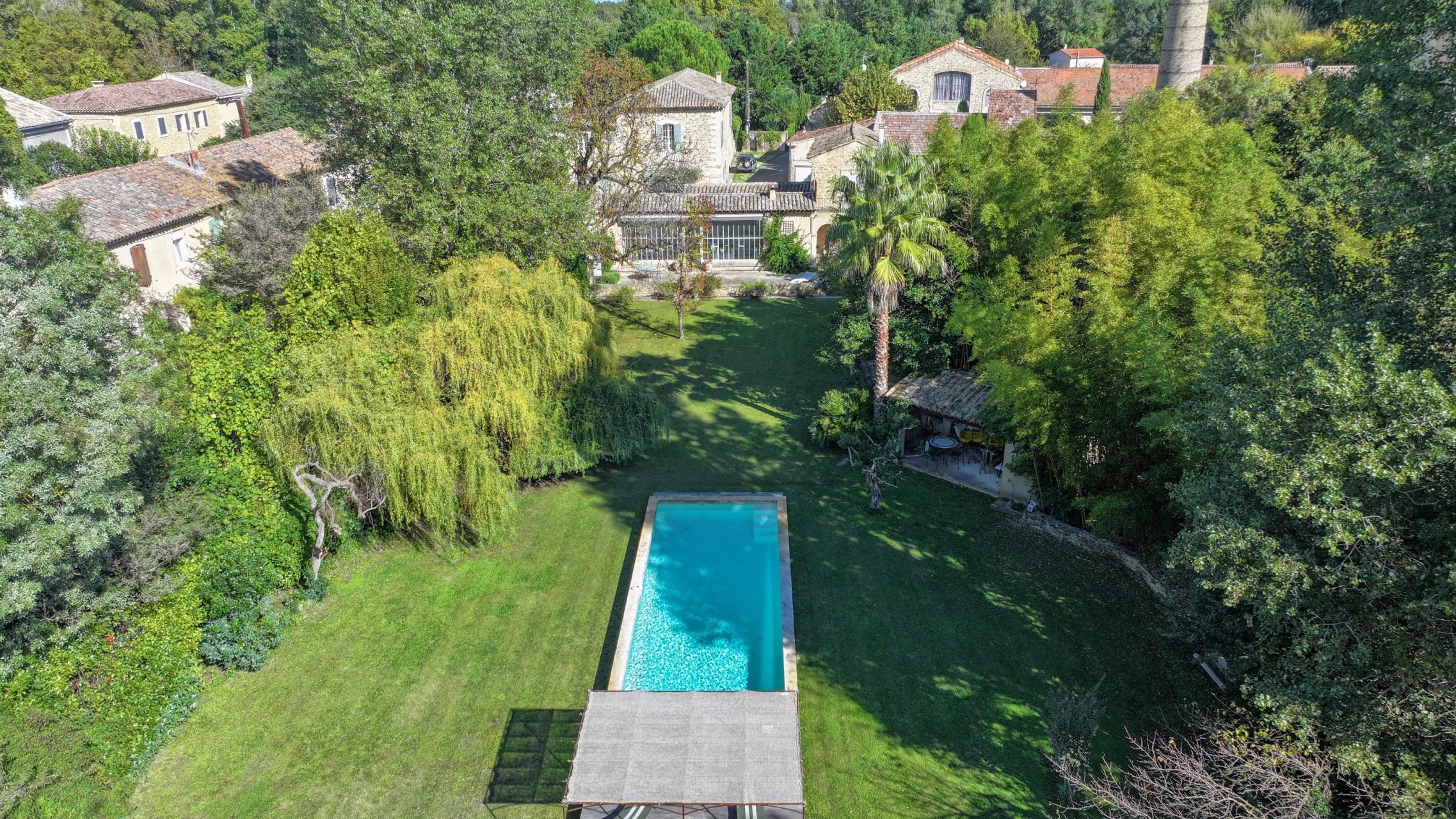 luxury house 12 Rooms for sale on ALTHEN DES PALUDS (84210)