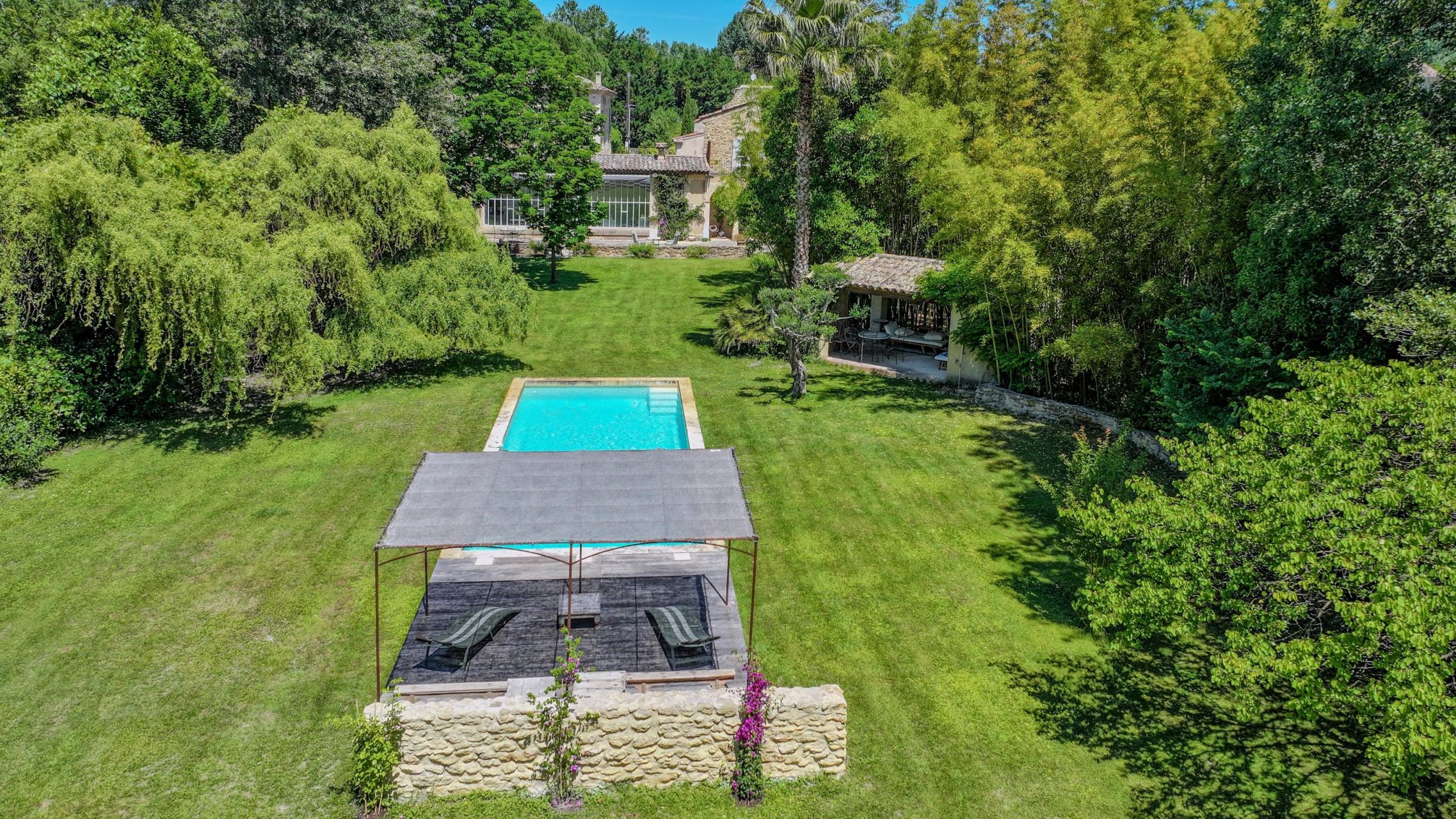 luxury house 12 Rooms for sale on ALTHEN DES PALUDS (84210)