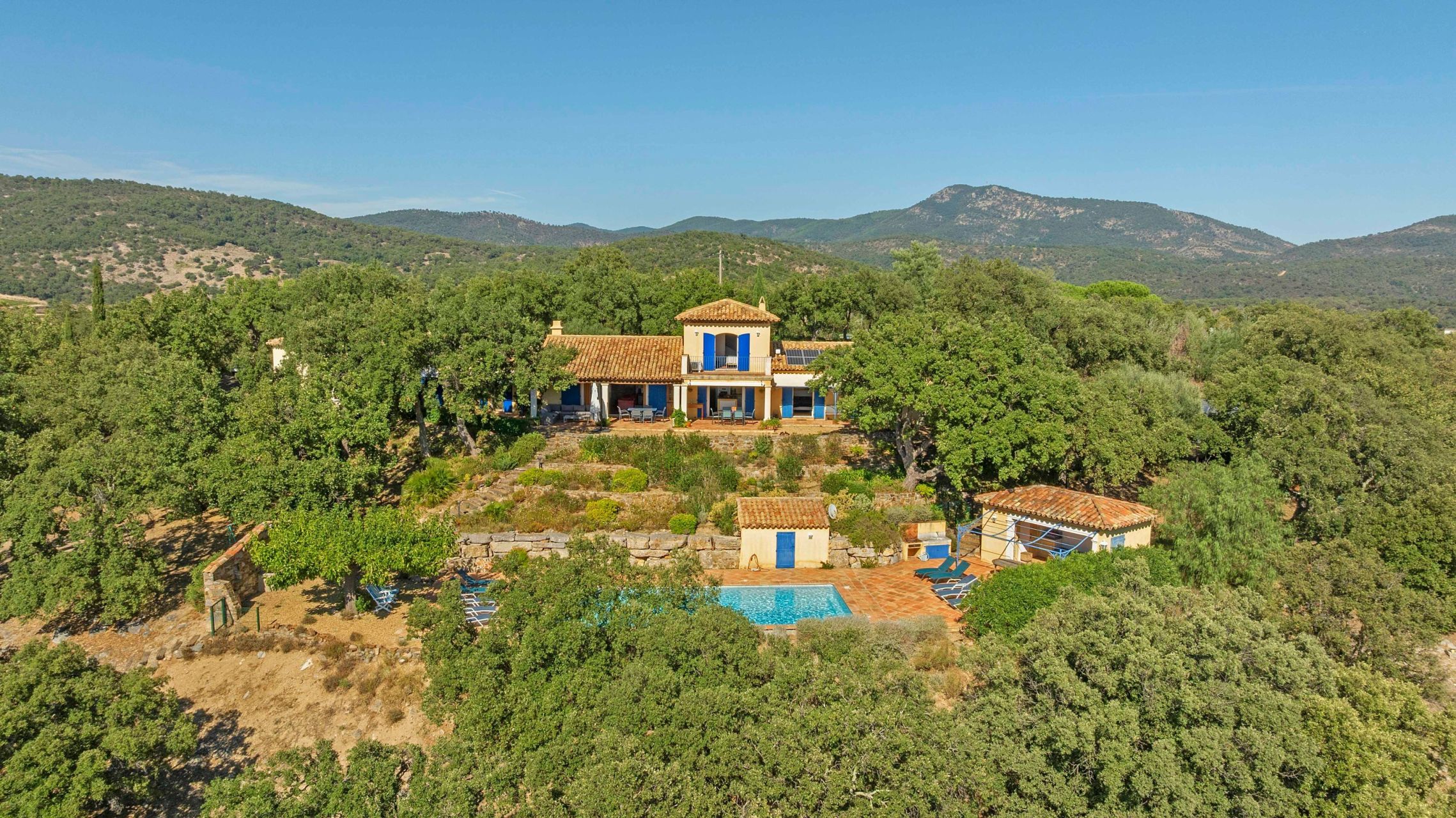 luxury villa 10 Rooms for sale on LE PLAN DE LA TOUR (83120)