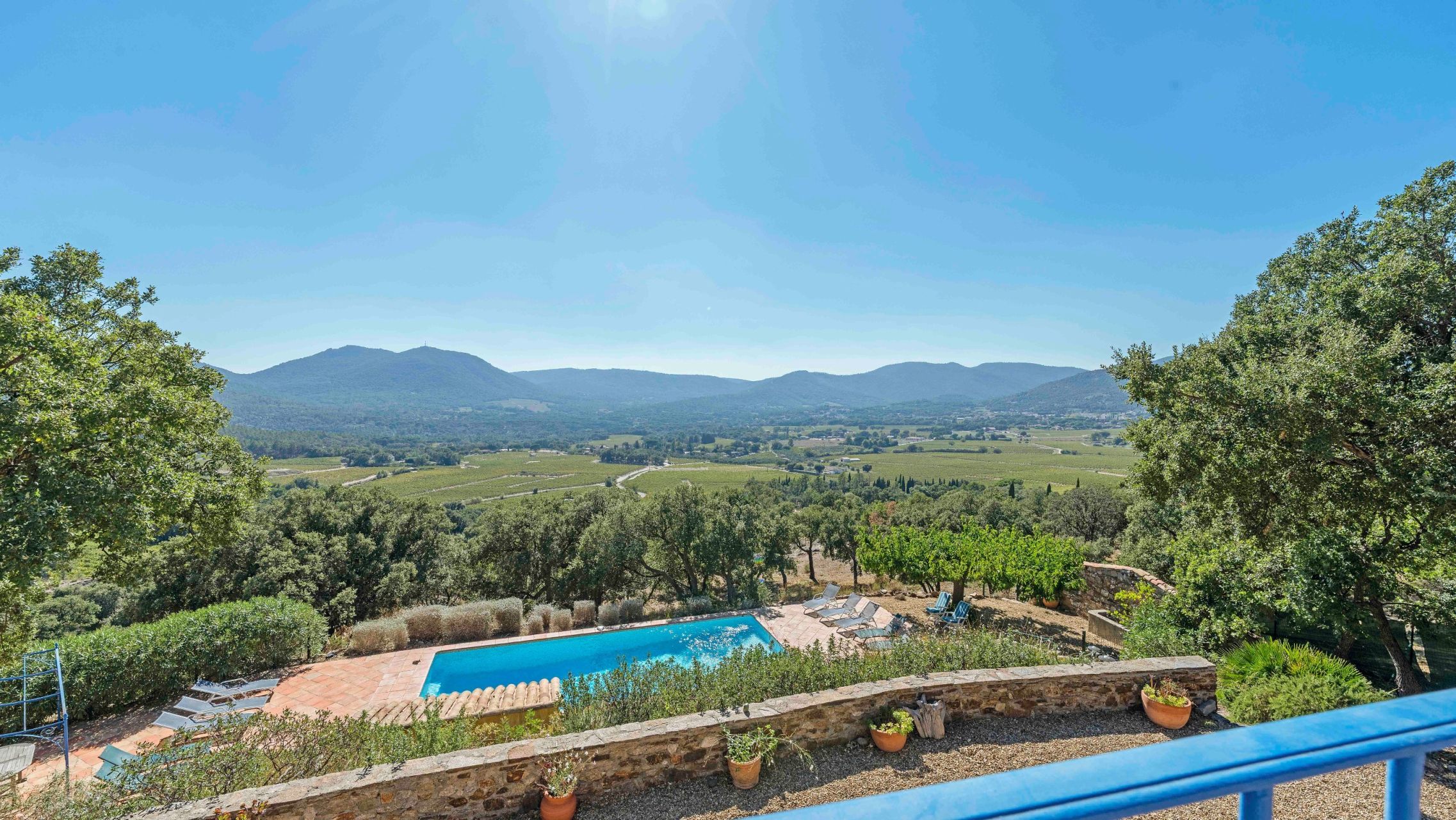 luxury villa 10 Rooms for sale on LE PLAN DE LA TOUR (83120)