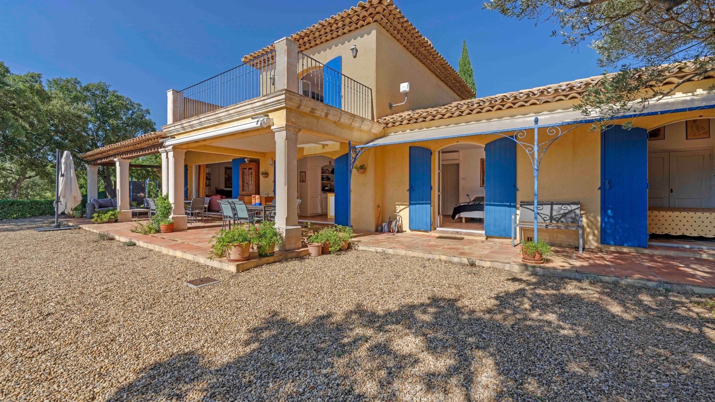 luxury villa 10 Rooms for sale on LE PLAN DE LA TOUR (83120)