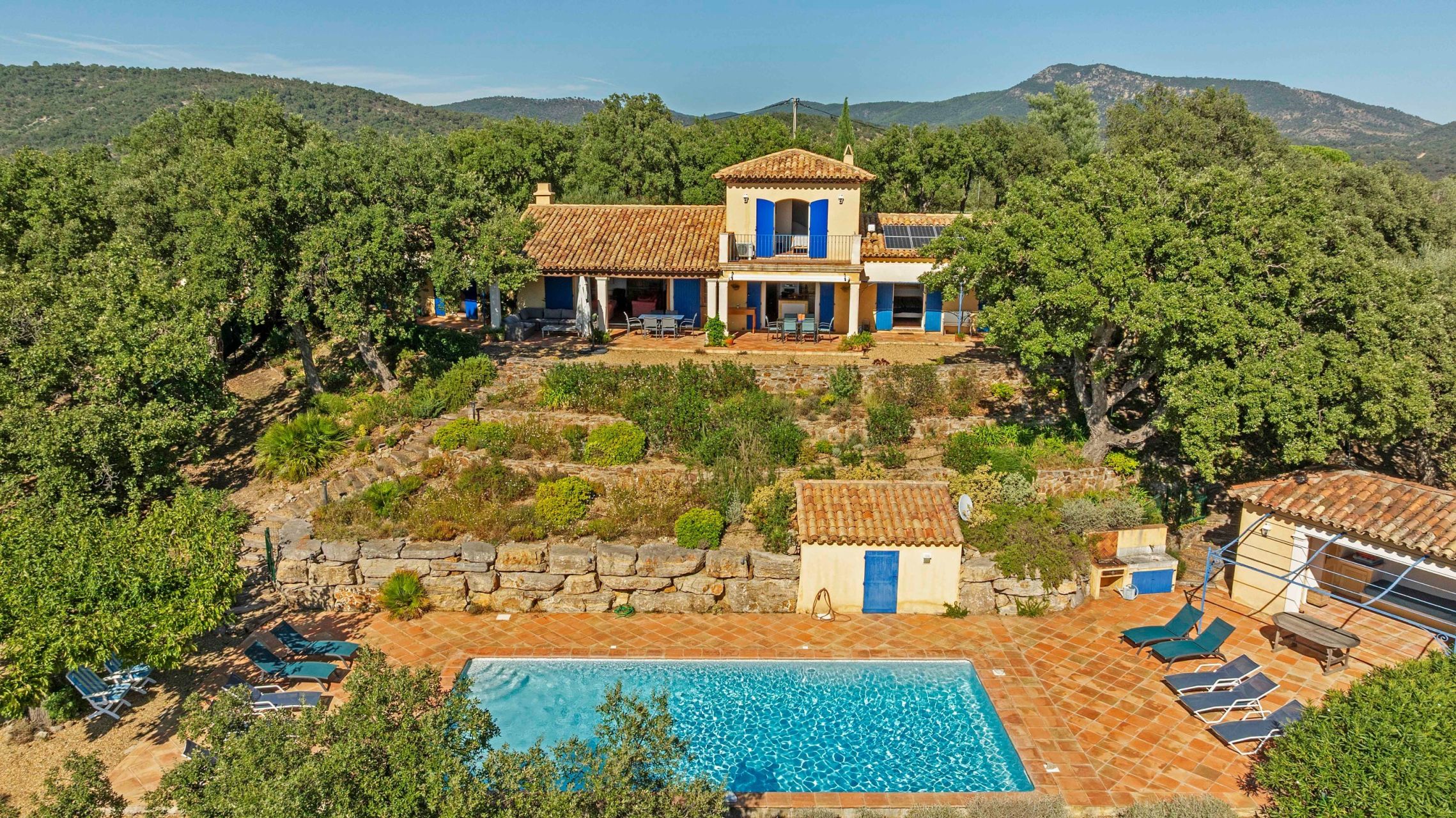 luxury villa 10 Rooms for sale on LE PLAN DE LA TOUR (83120)