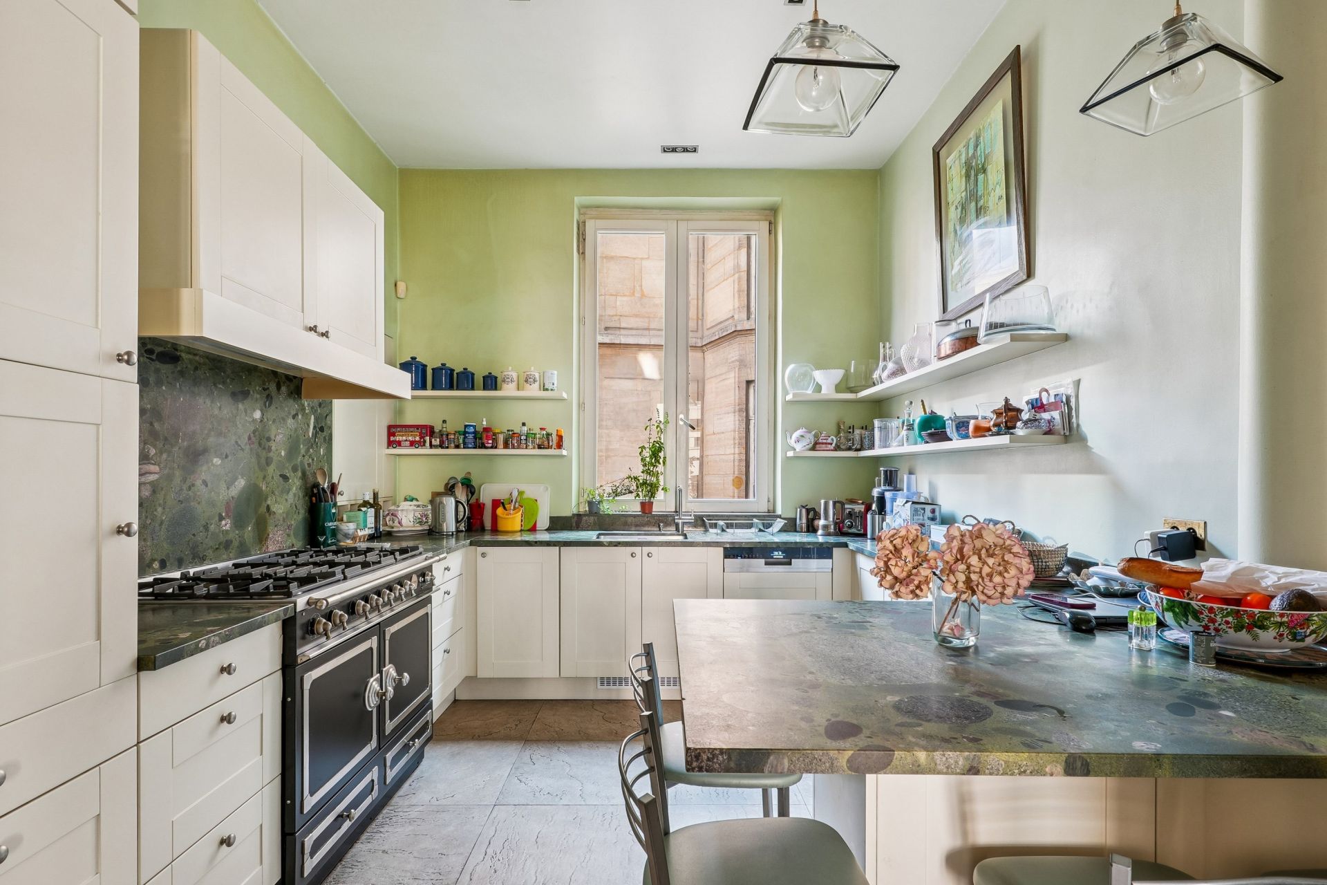 luxury apartment 5 Rooms for sale on PARIS (75008)