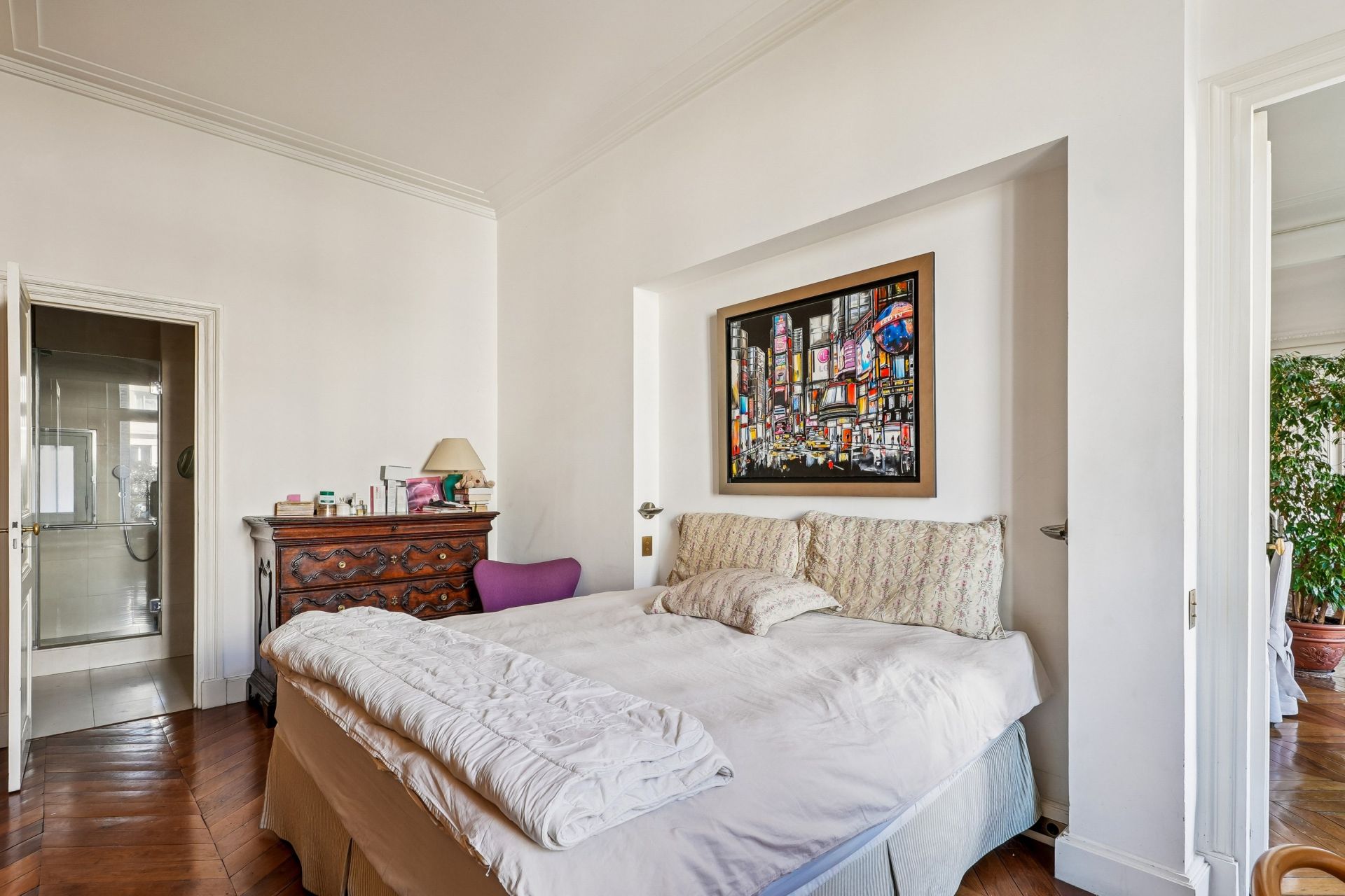 luxury apartment 5 Rooms for sale on PARIS (75008)