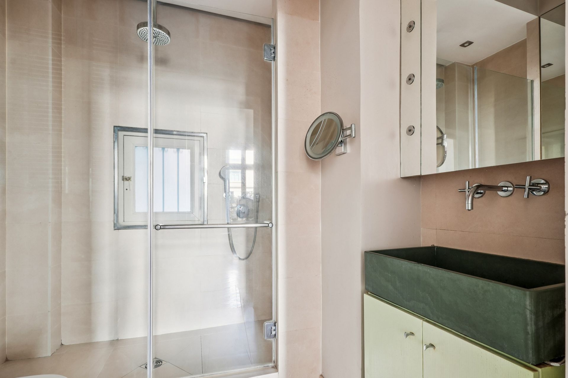 luxury apartment 5 Rooms for sale on PARIS (75008)