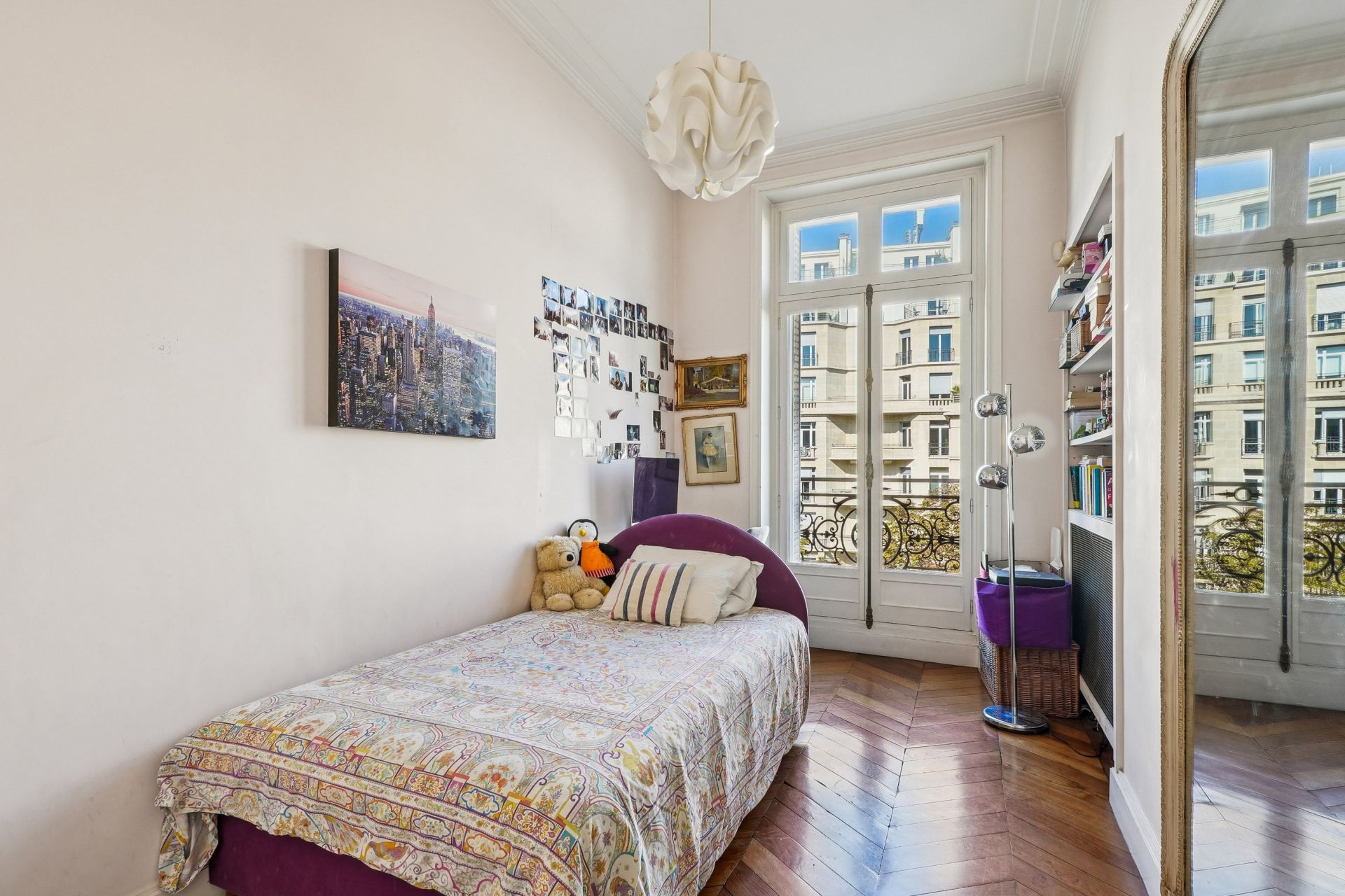 luxury apartment 5 Rooms for sale on PARIS (75008)