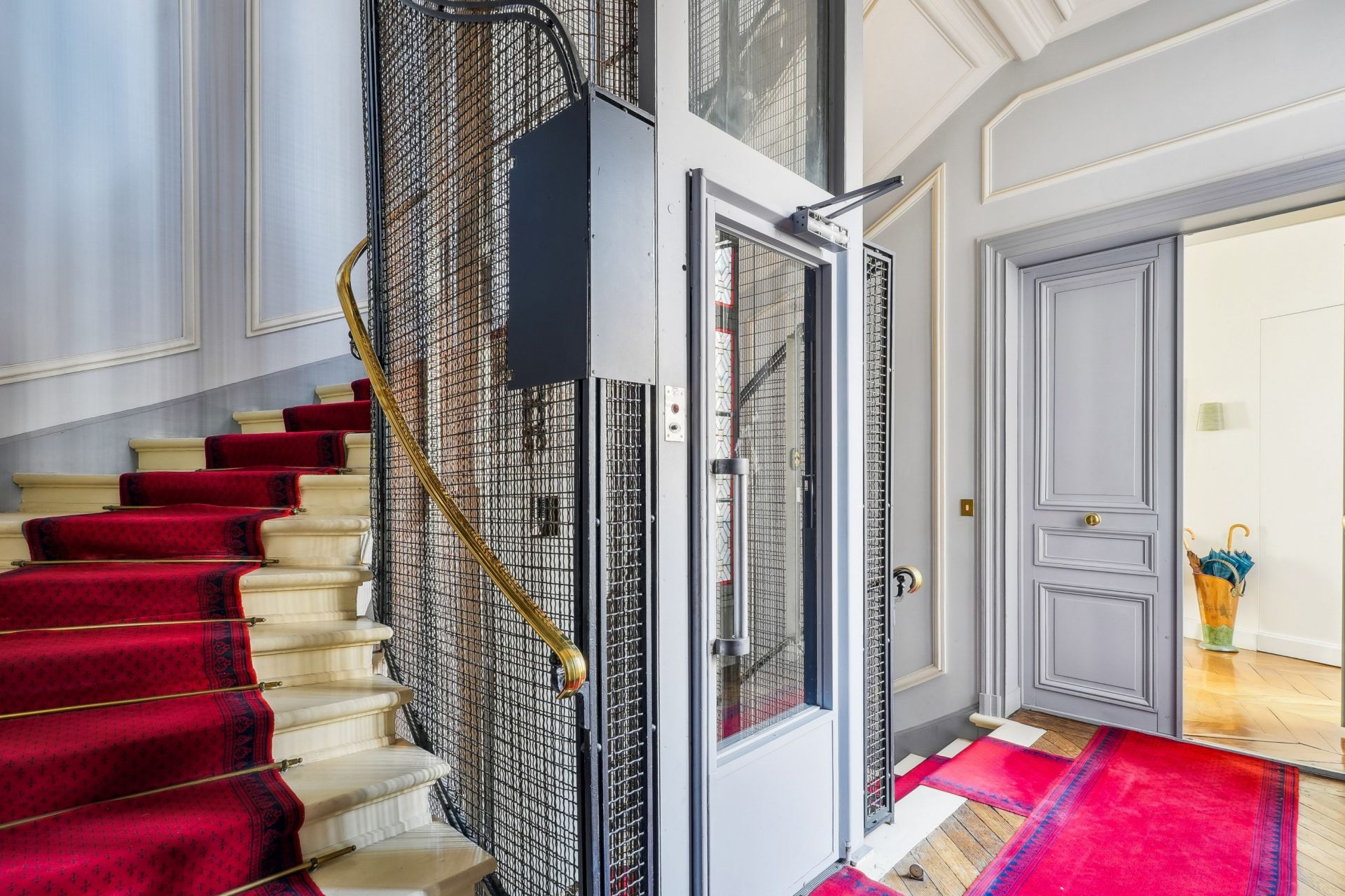 luxury apartment 5 Rooms for sale on PARIS (75008)