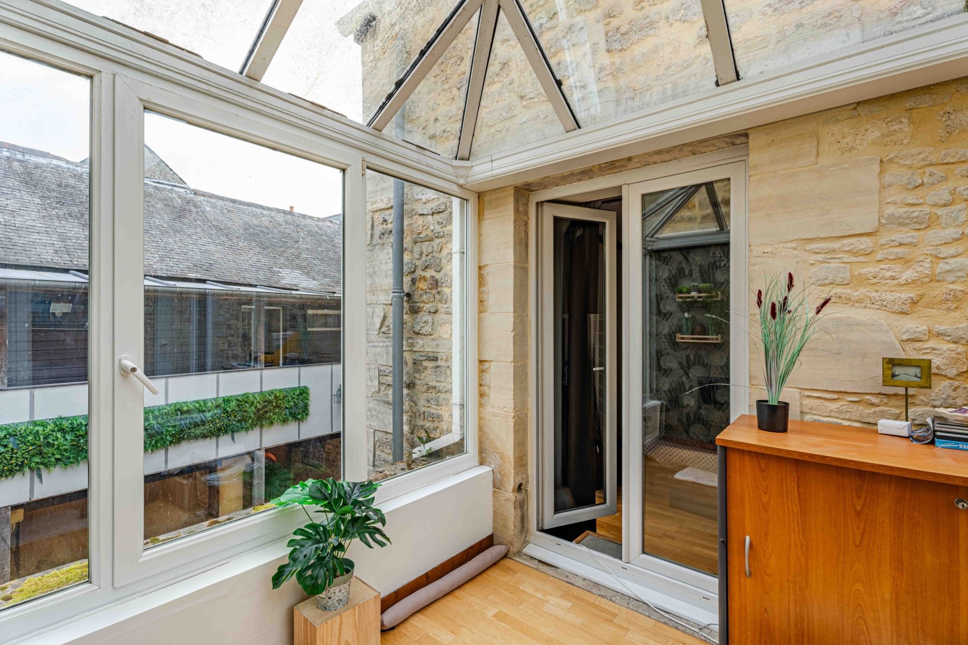 luxury house 15 Rooms for sale on BAYEUX (14400)