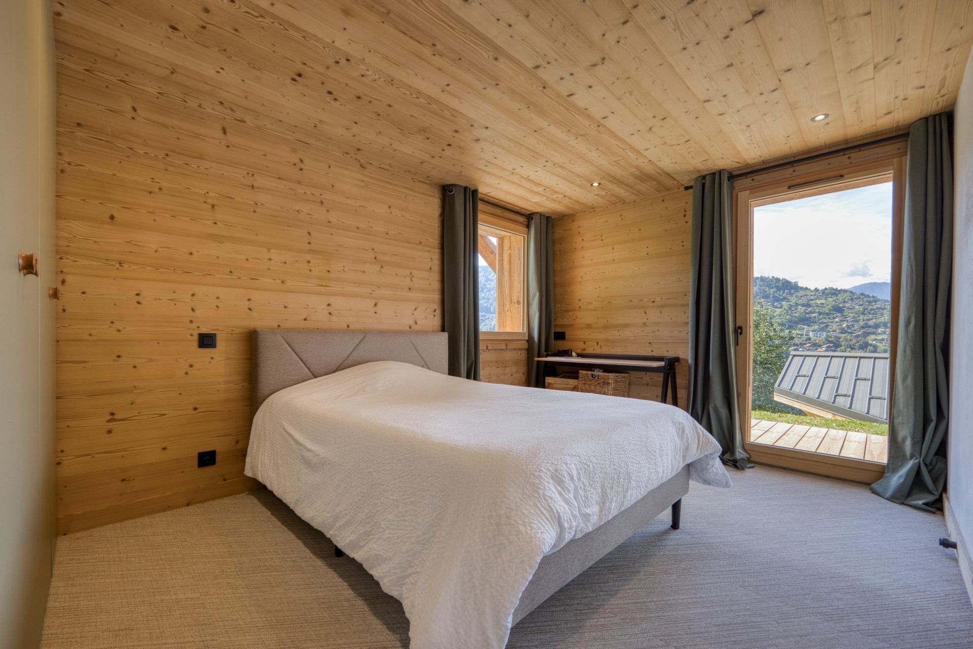 luxury chalet 6 Rooms for sale on ST GERVAIS LES BAINS (74170)