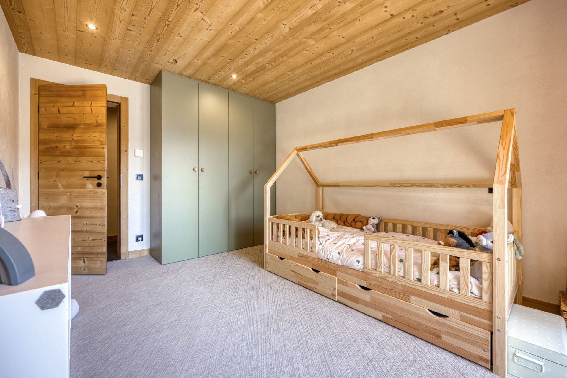 luxury chalet 6 Rooms for sale on ST GERVAIS LES BAINS (74170)