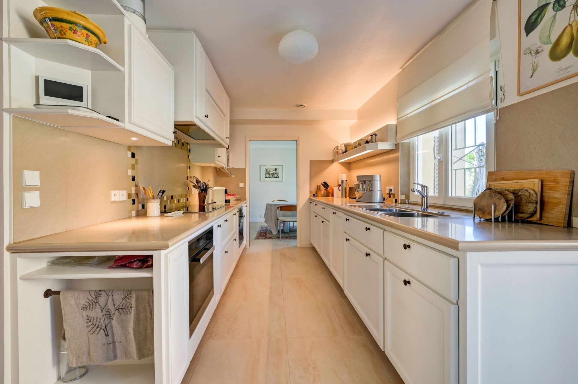 luxury house 8 Rooms for sale on AIX EN PROVENCE (13090)