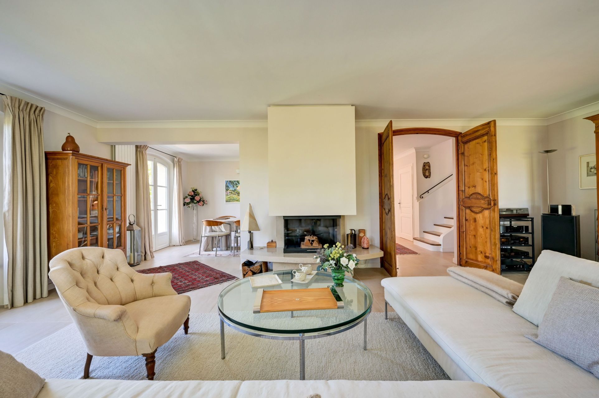 luxury house 8 Rooms for sale on AIX EN PROVENCE (13090)