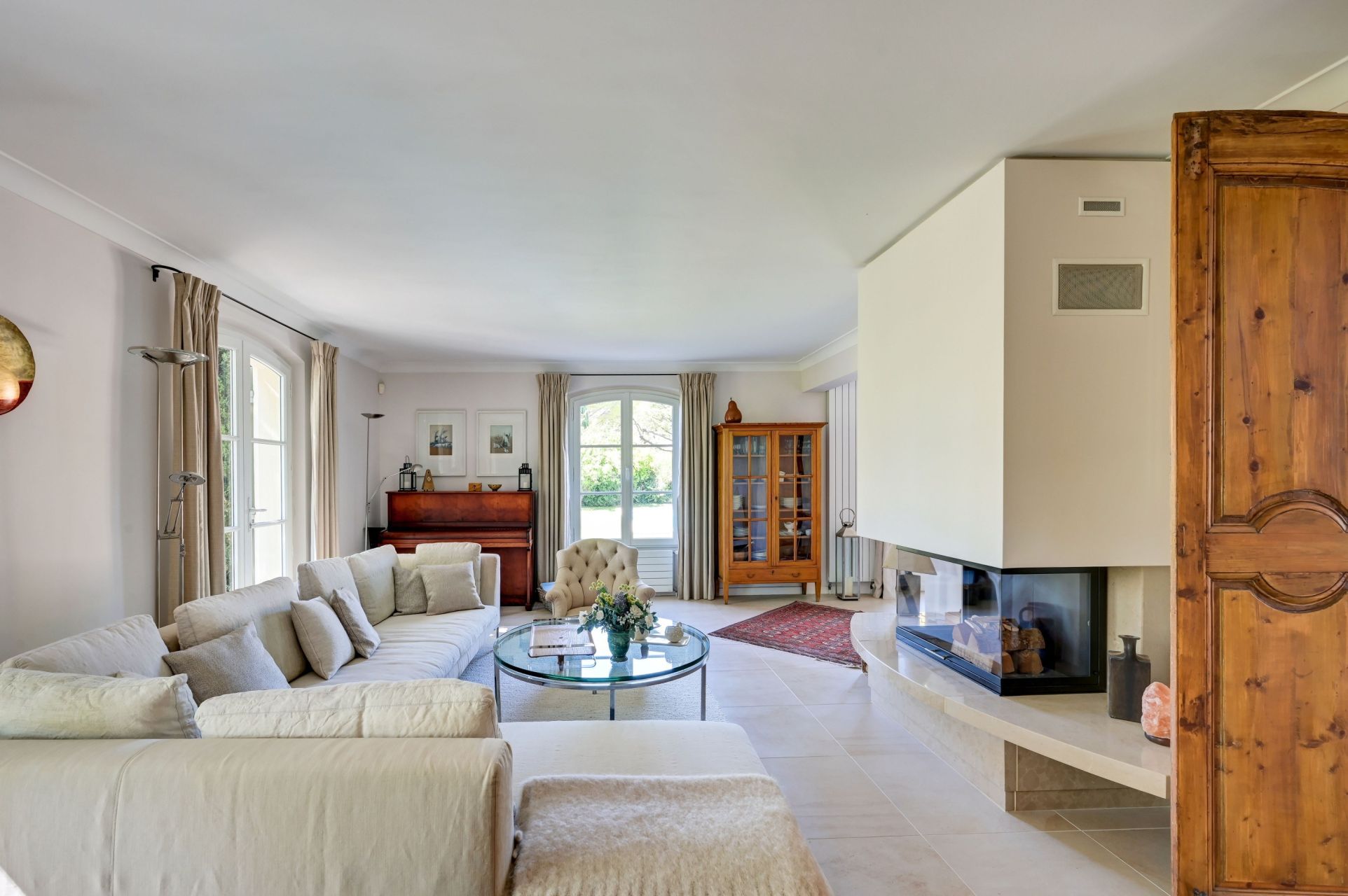 luxury house 8 Rooms for sale on AIX EN PROVENCE (13090)