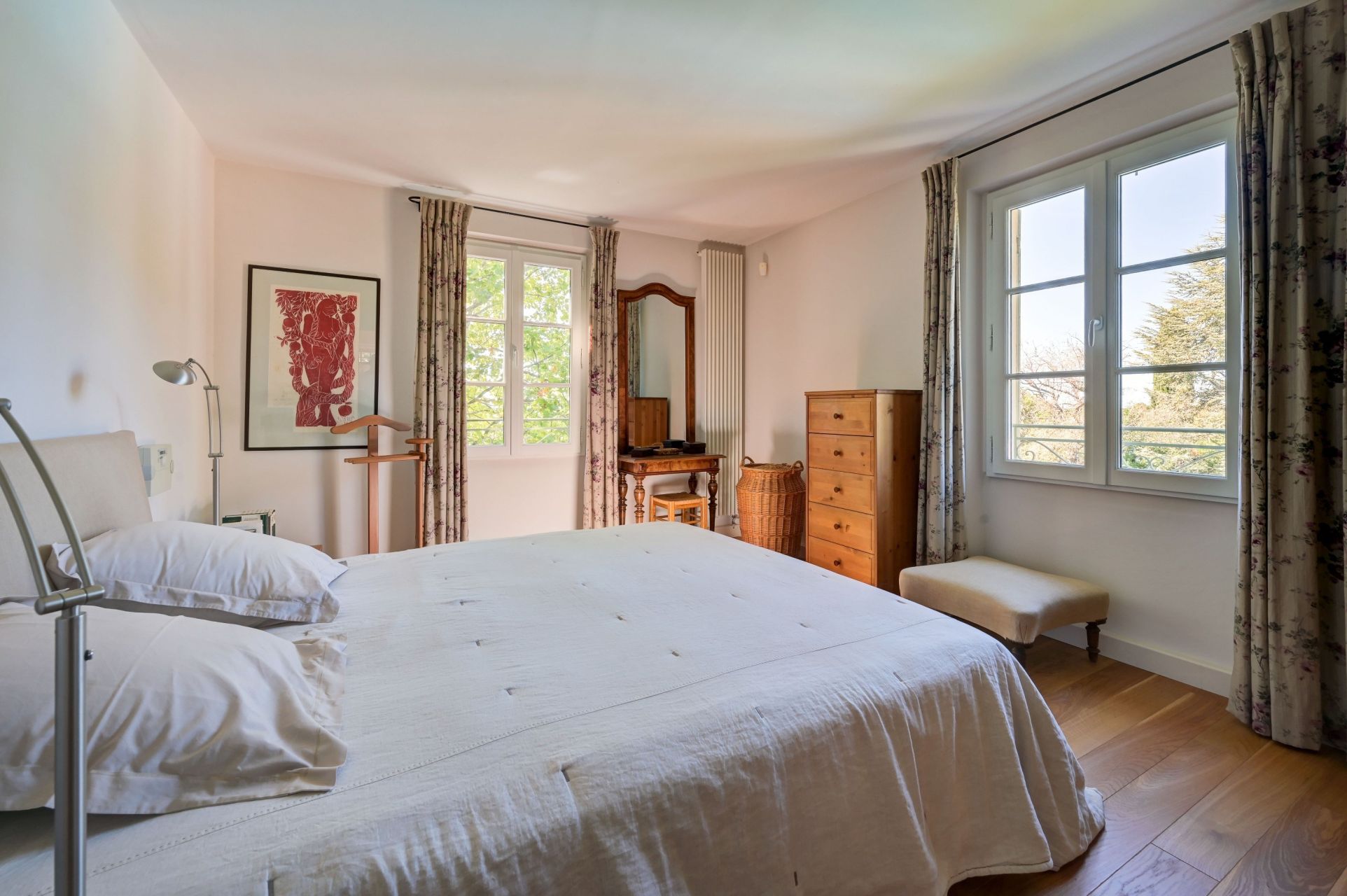 luxury house 8 Rooms for sale on AIX EN PROVENCE (13090)