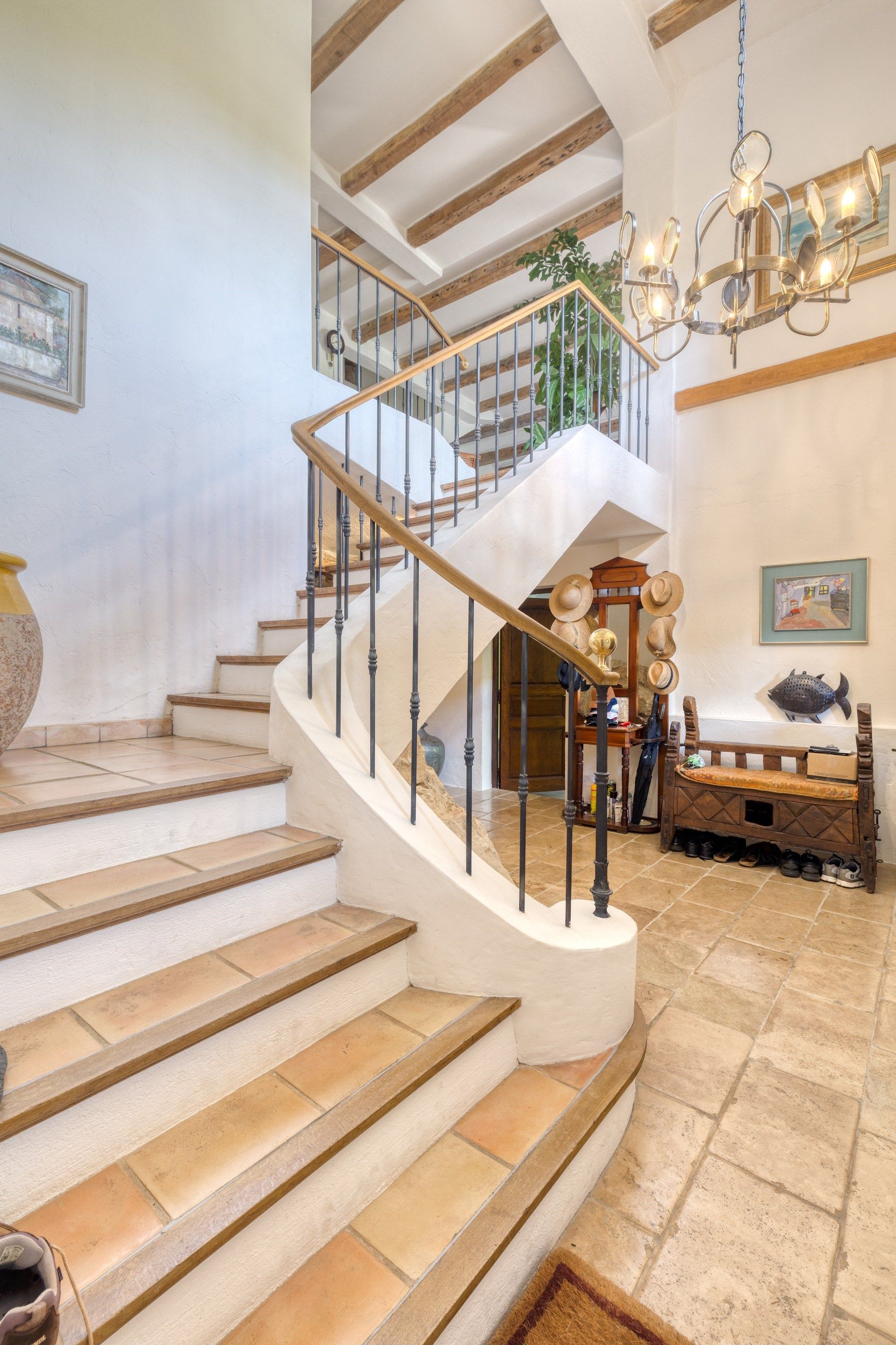 luxury property 10 Rooms for sale on SALERNES (83690)