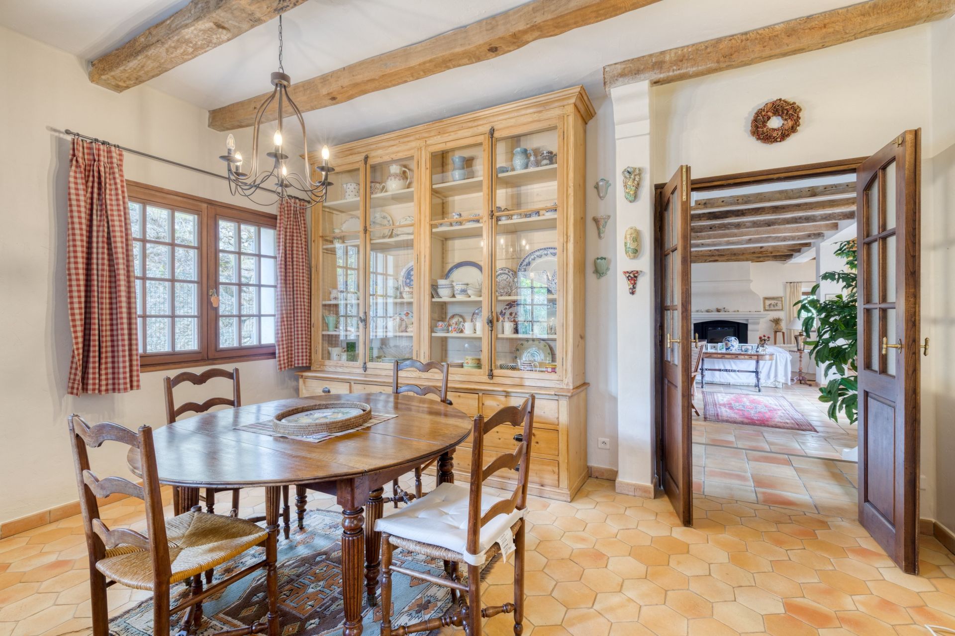 luxury property 10 Rooms for sale on SALERNES (83690)