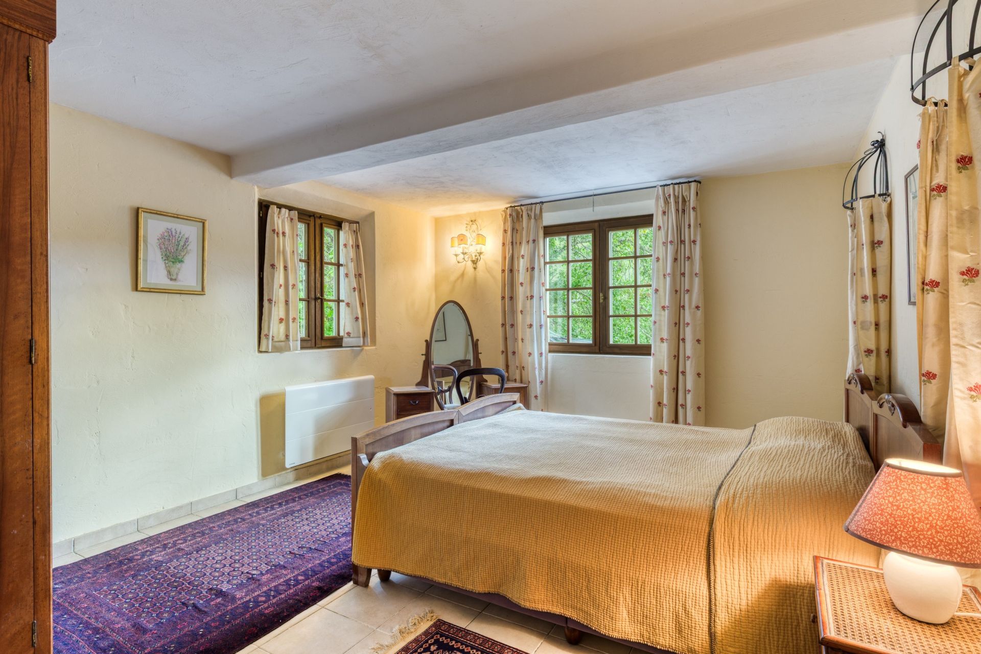 luxury property 10 Rooms for sale on SALERNES (83690)