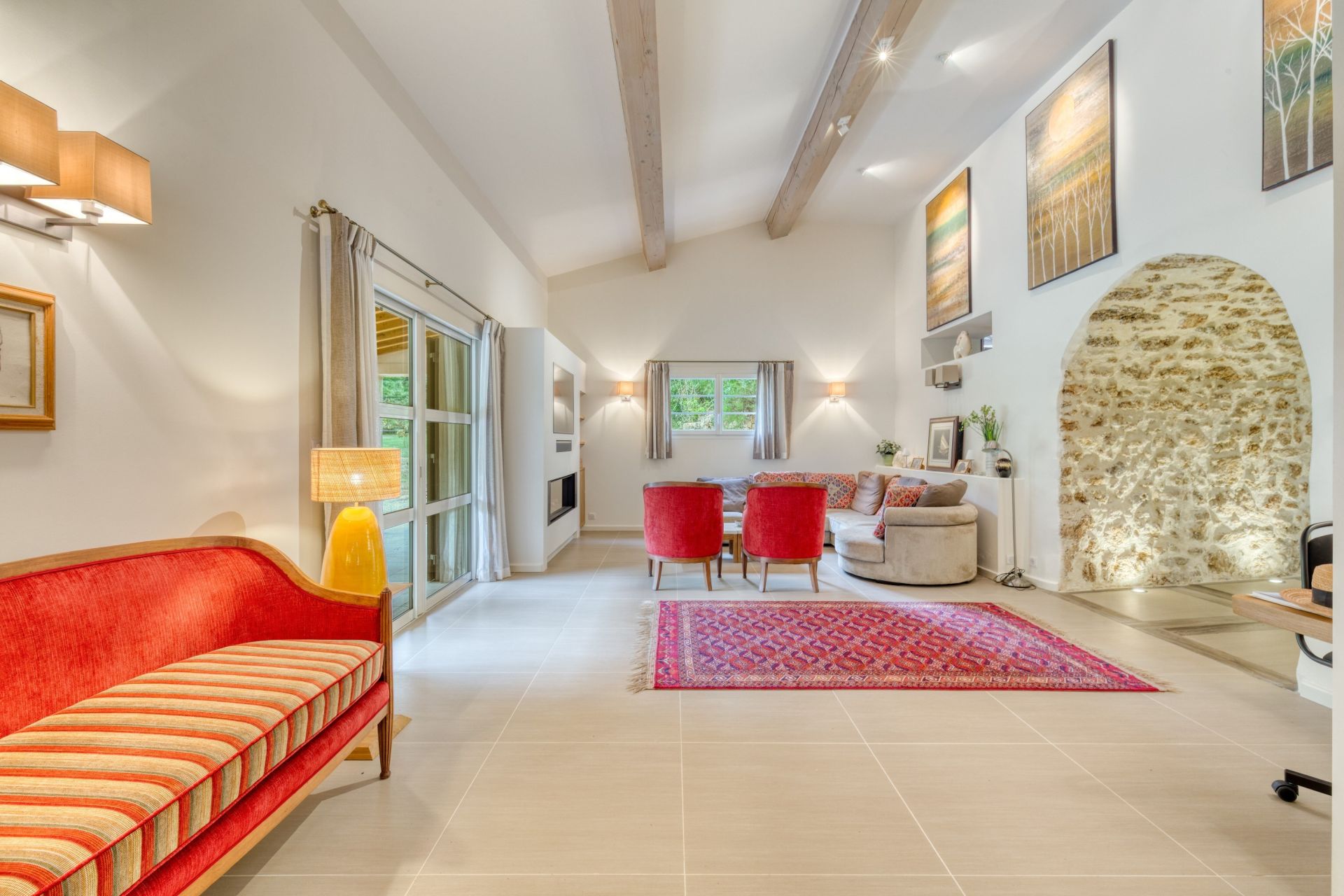 luxury property 10 Rooms for sale on SALERNES (83690)