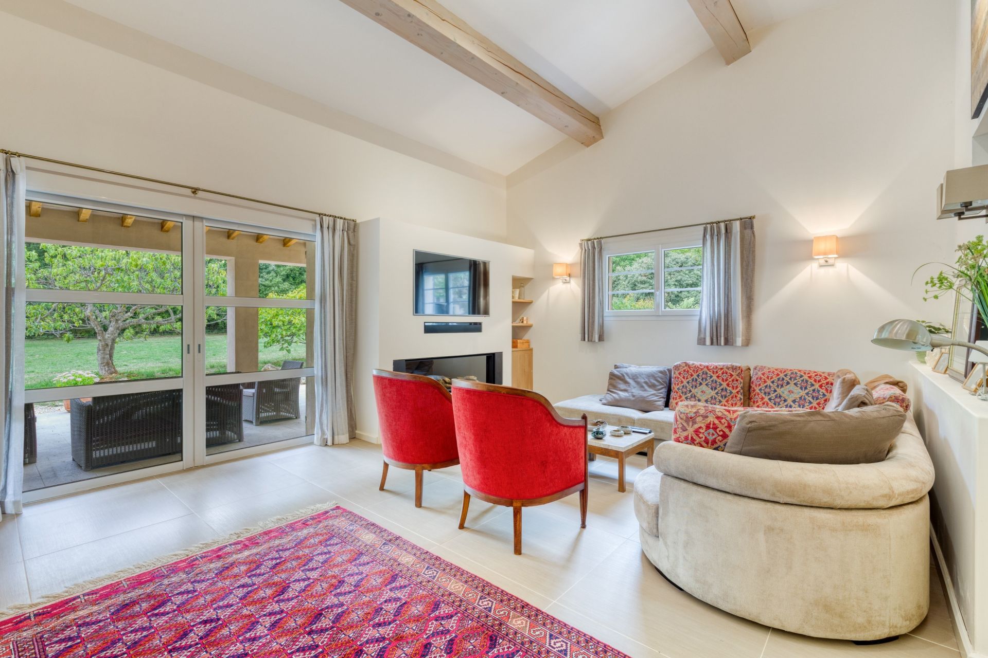 luxury property 10 Rooms for sale on SALERNES (83690)