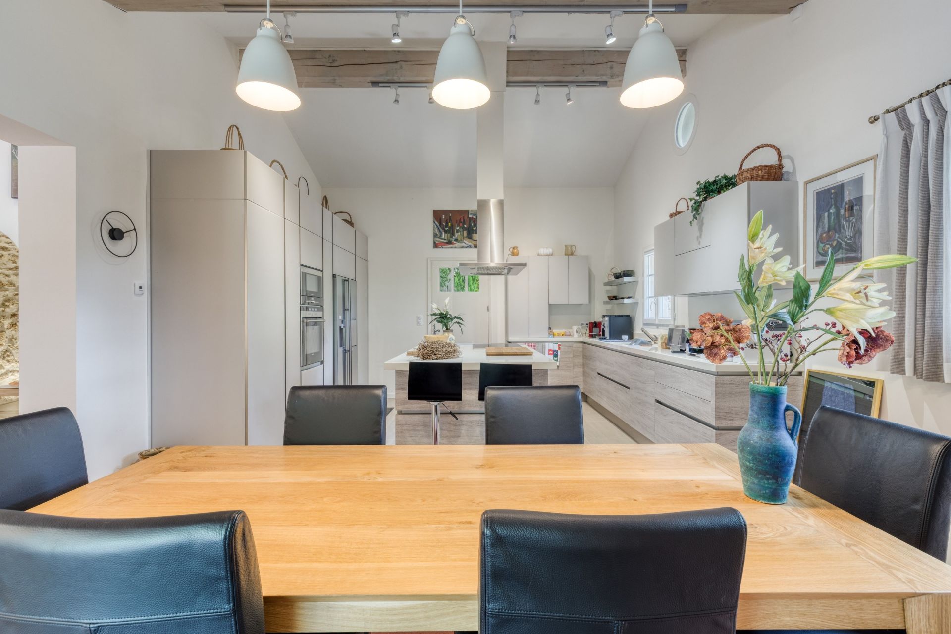 luxury property 10 Rooms for sale on SALERNES (83690)