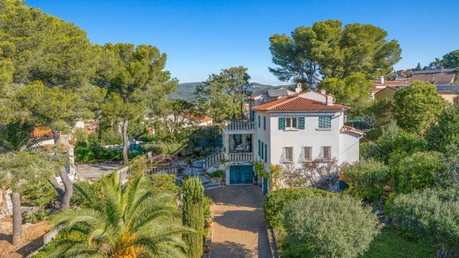 maison de luxe 6 Pièces en vente sur SIX FOURS LES PLAGES (83140)