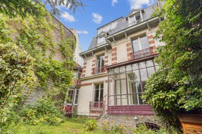 Sale Mansion (hôtel particulier) Paris 16 8 Rooms 300 m²