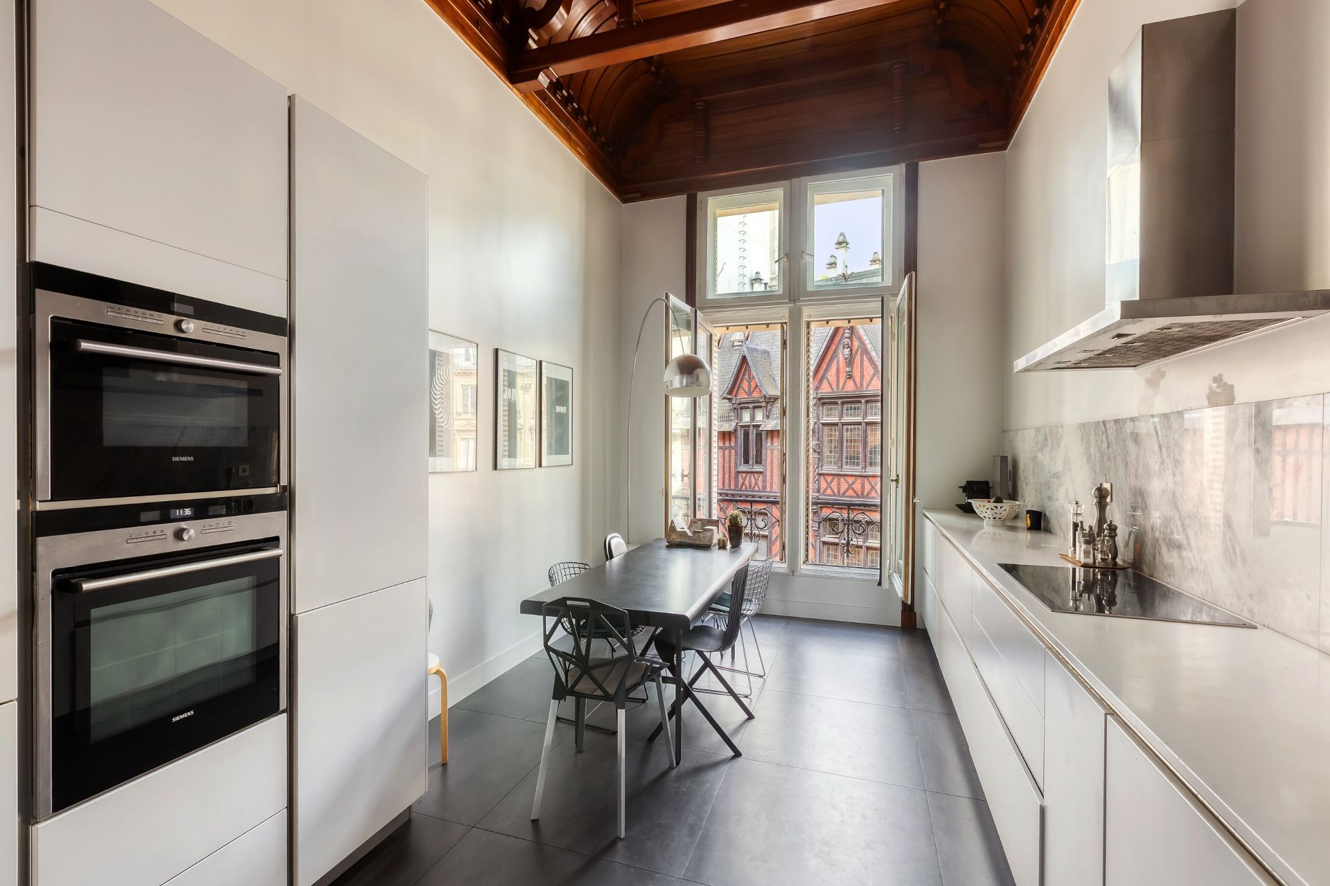 luxury apartment 5 Rooms for sale on PARIS (75008)