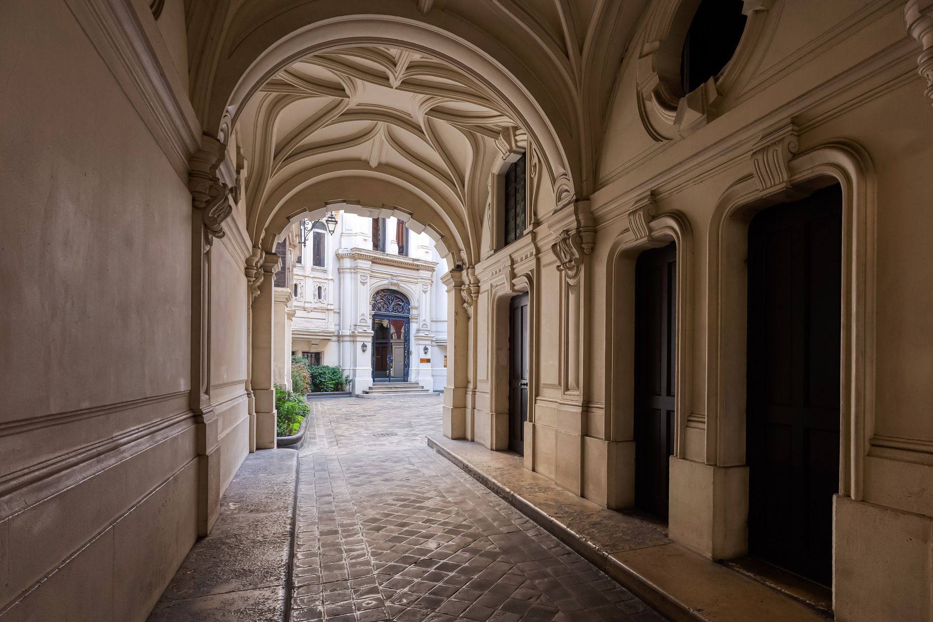 luxury apartment 5 Rooms for sale on PARIS (75008)