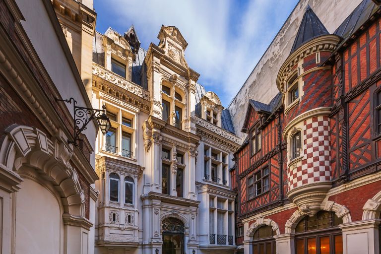 luxury apartment 5 Rooms for sale on PARIS (75008)