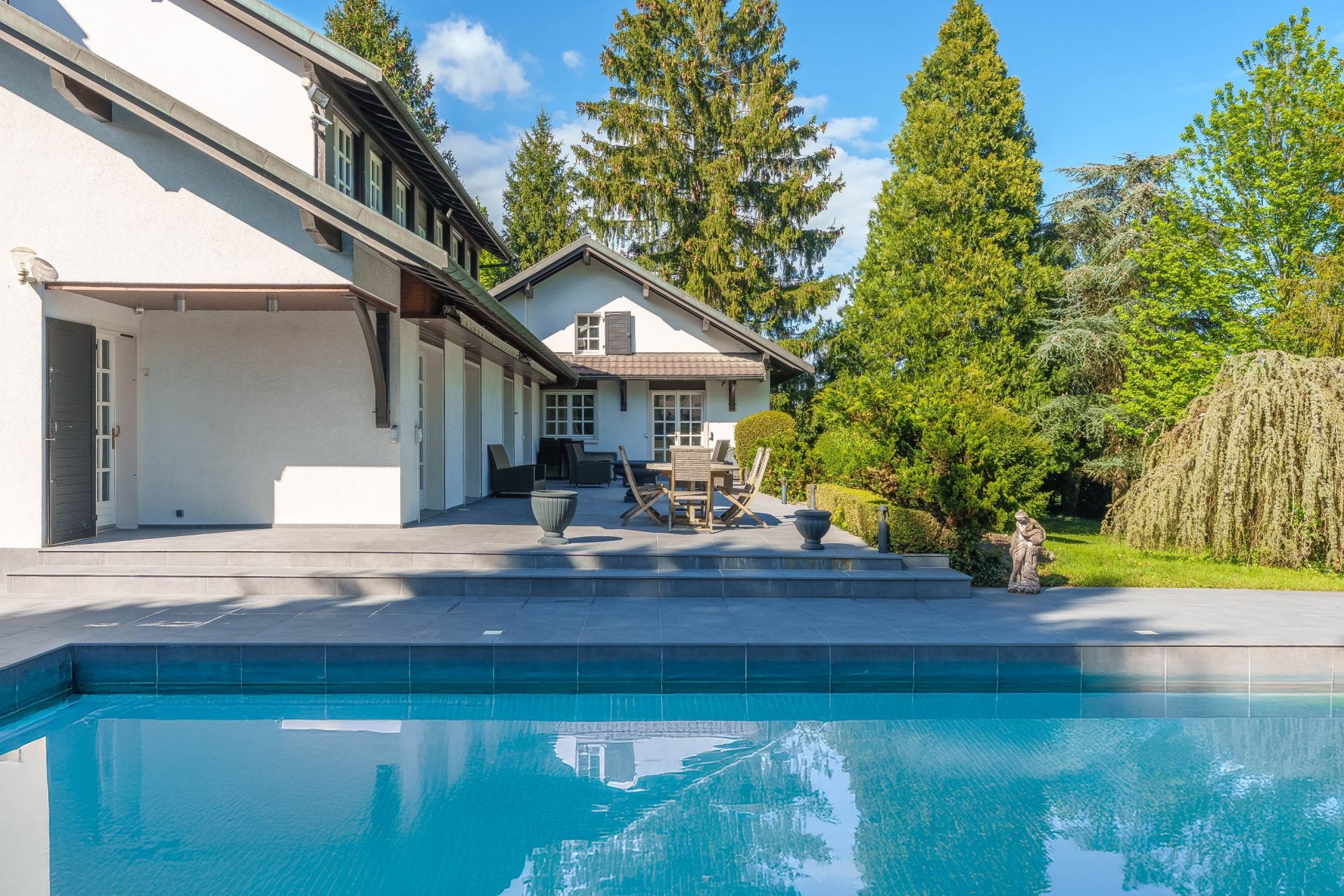 luxury house 12 Rooms for sale on DIVONNE LES BAINS (01220)