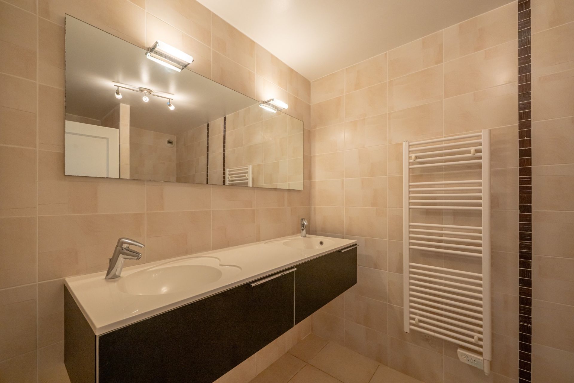 luxury apartment 5 Rooms for sale on AJACCIO (20000)