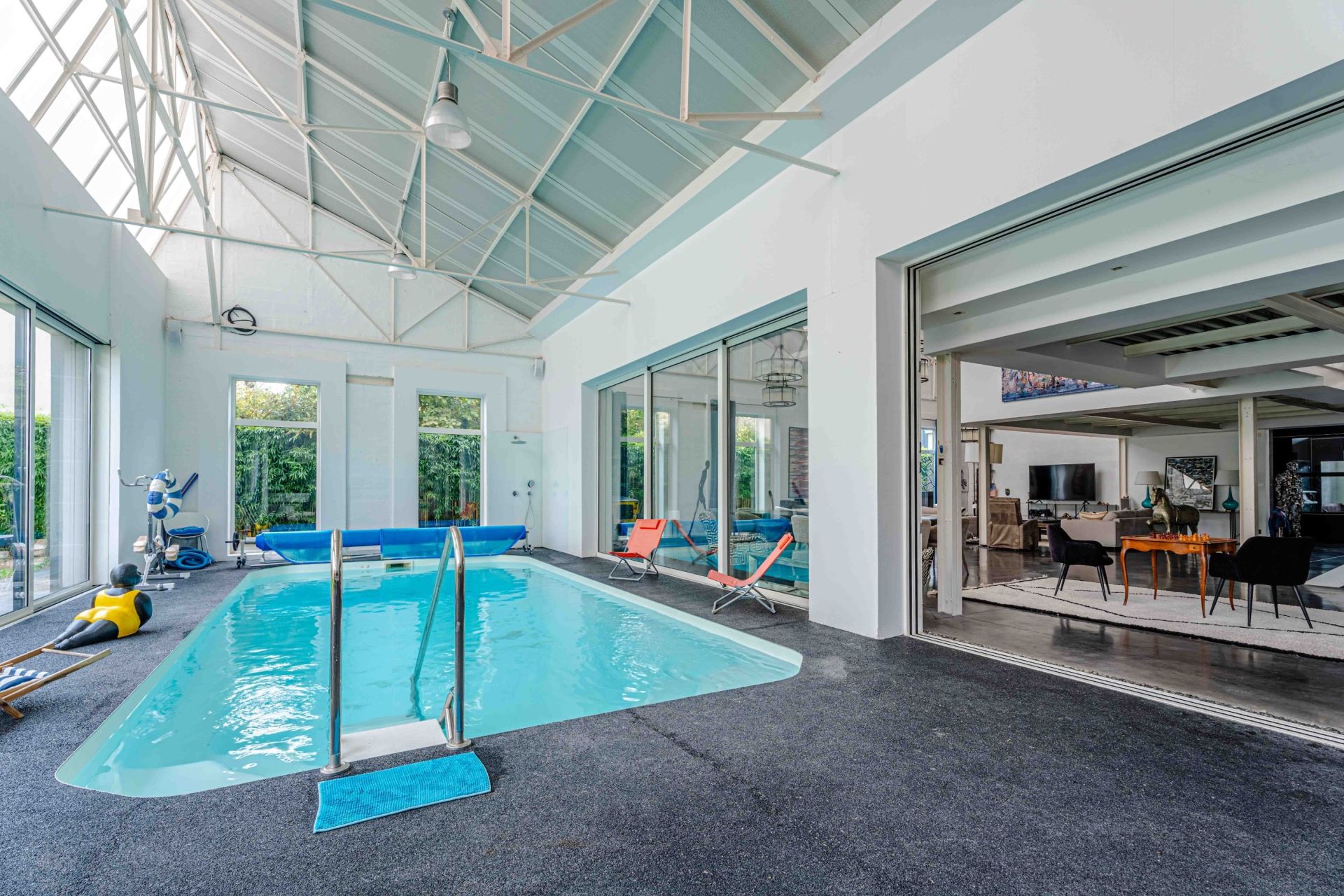 luxury house 7 Rooms for sale on CAEN (14000)