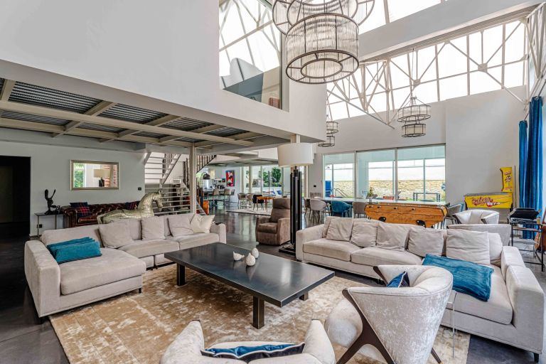 luxury house 7 Rooms for sale on CAEN (14000)