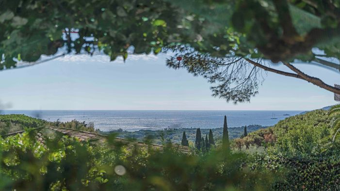 Sale Luxury villa Saint-Tropez 9 Rooms 200 m²