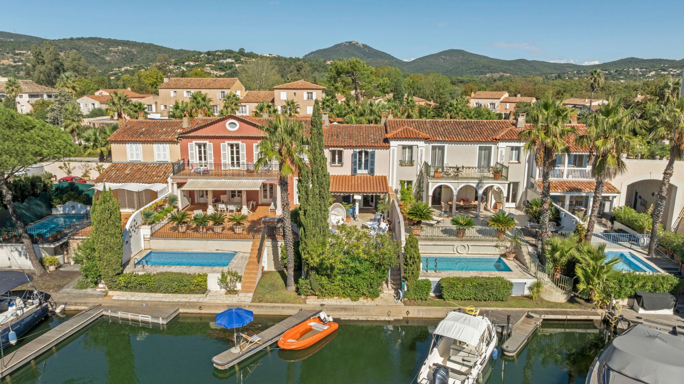 luxury villa 5 Rooms for sale on PORT GRIMAUD (83310)