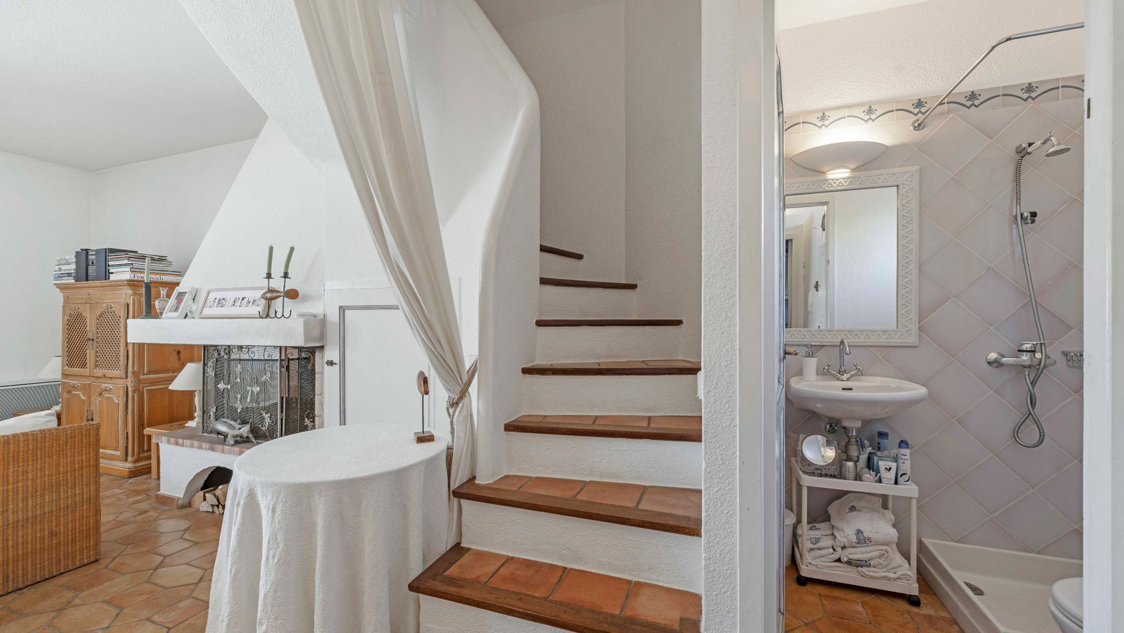 luxury villa 5 Rooms for sale on PORT GRIMAUD (83310)