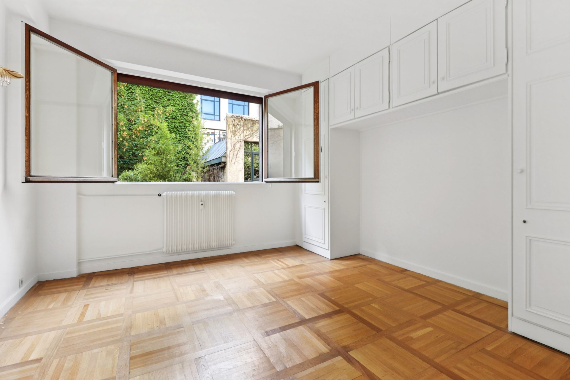 luxury apartment 4 Rooms for sale on PARIS (75016)