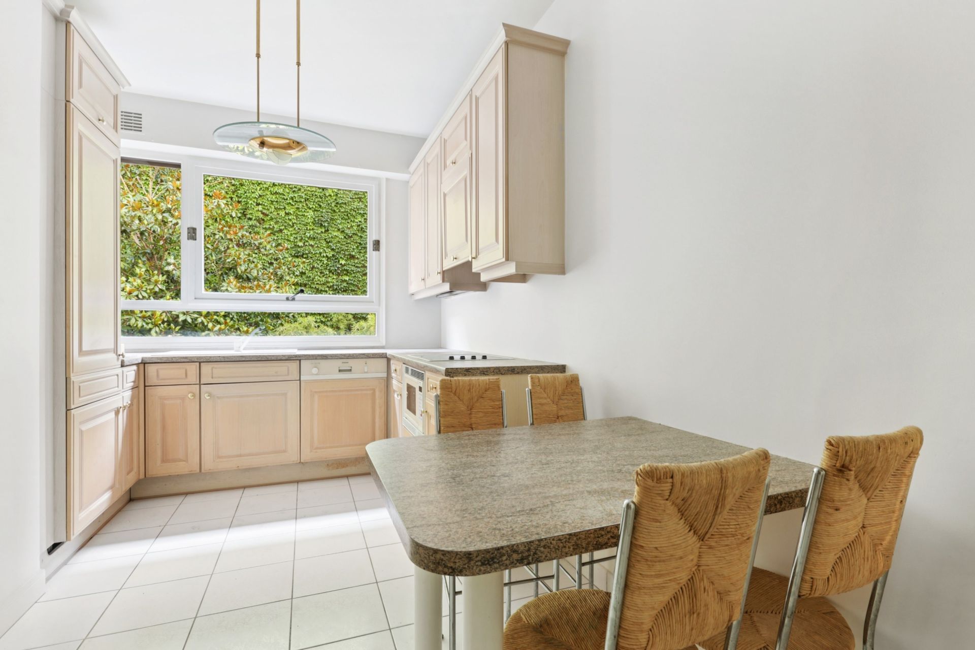 luxury apartment 4 Rooms for sale on PARIS (75016)