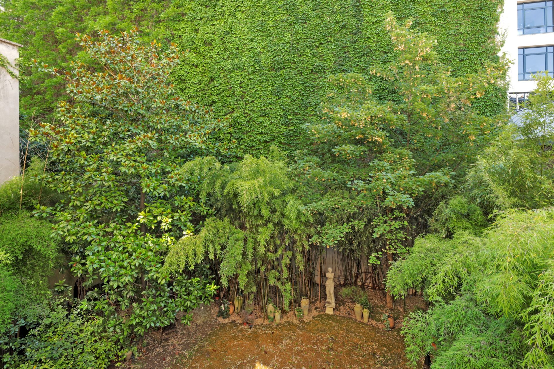 luxury apartment 4 Rooms for sale on PARIS (75016)