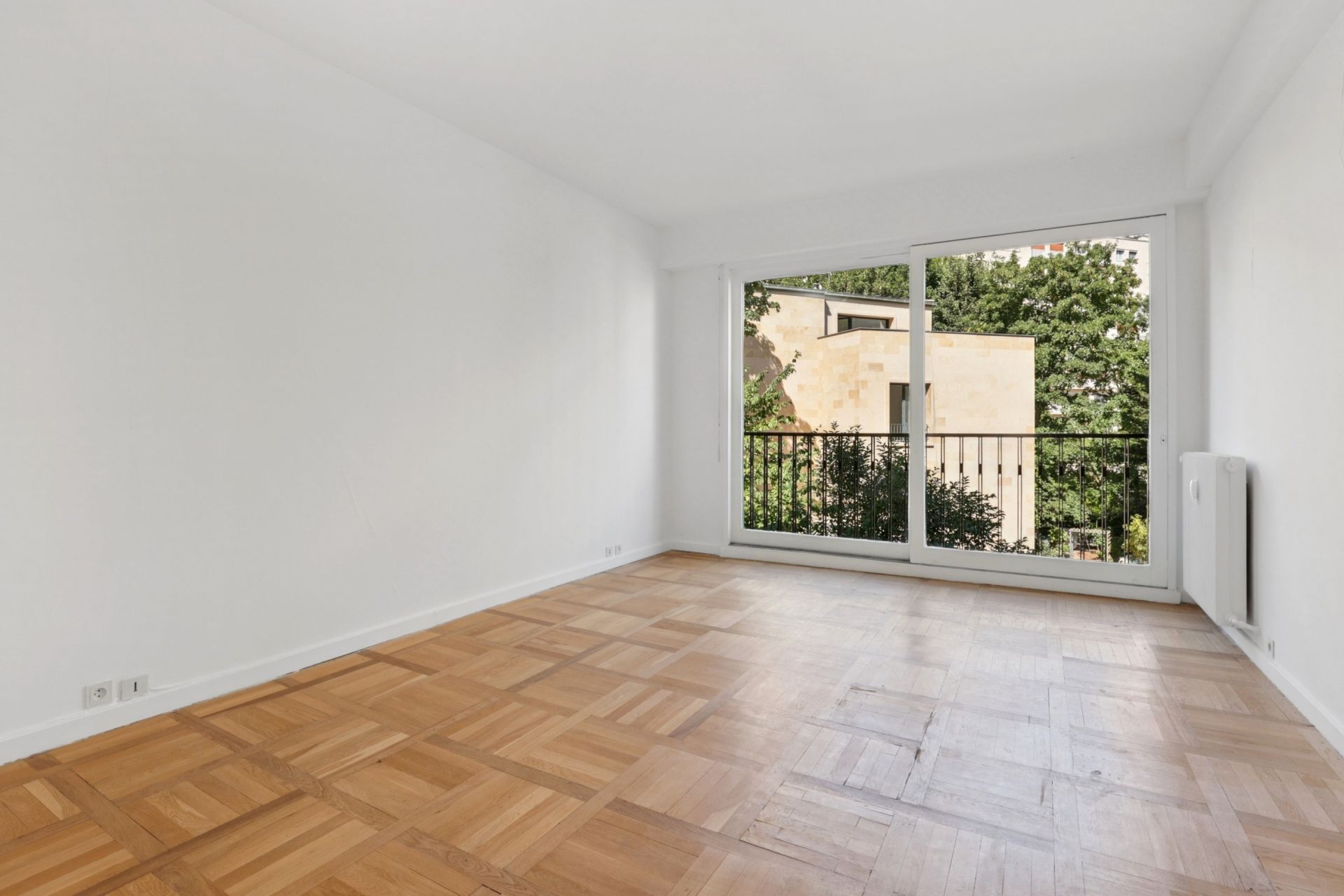 luxury apartment 4 Rooms for sale on PARIS (75016)